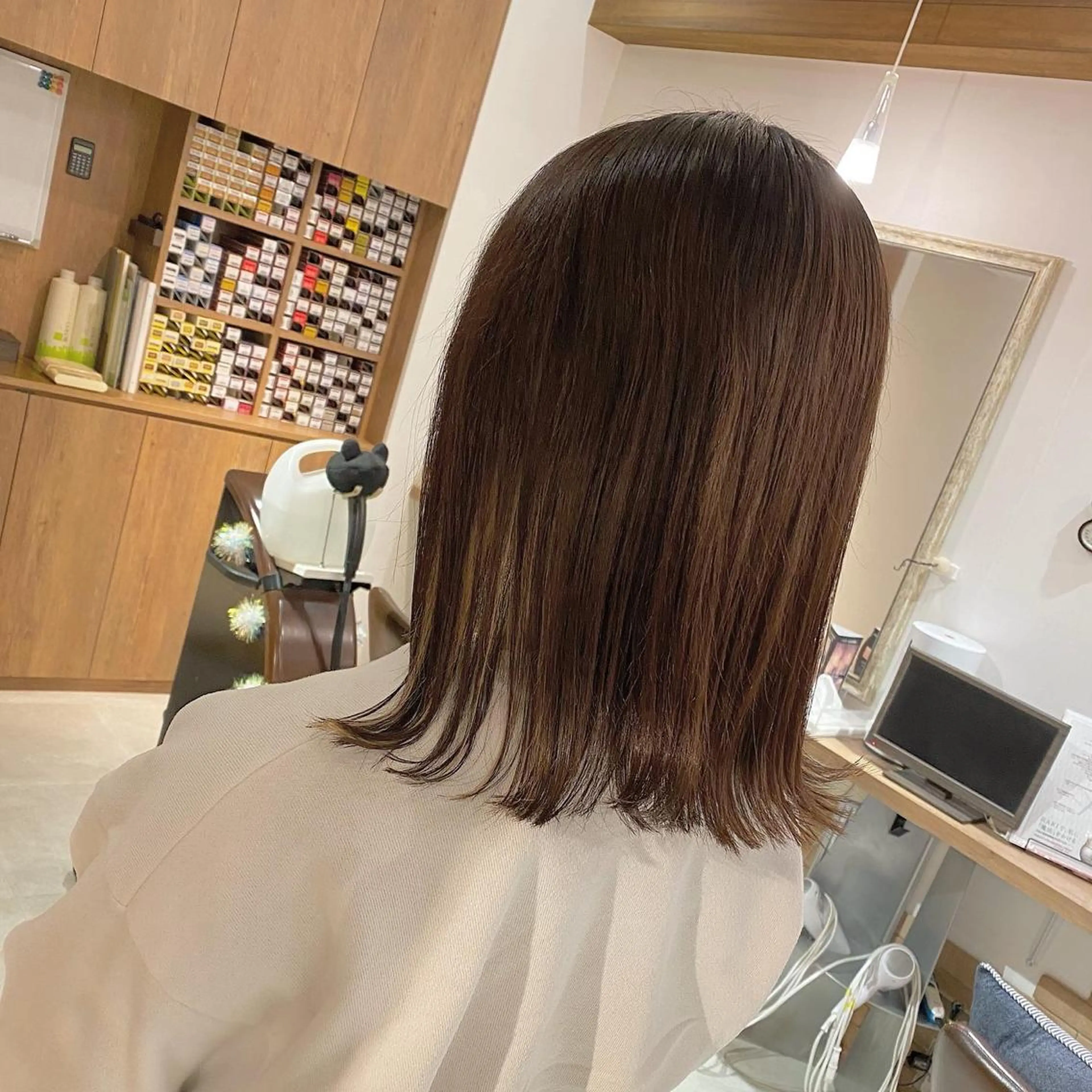 ミディアム 外ハネヘア SALOWIN 池袋Suite店所属・髪質改善特化 安東駿介のヘアスタイル