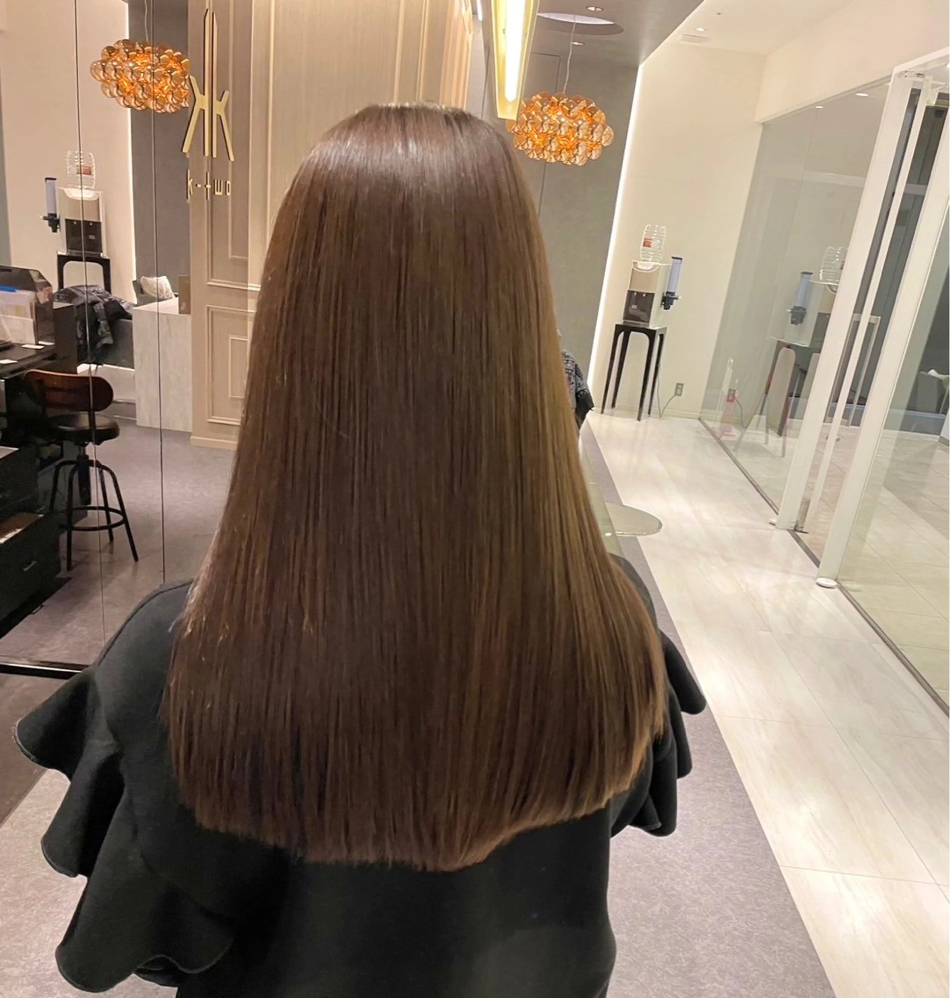 カラー 岡部 未咲希のヘアスタイル