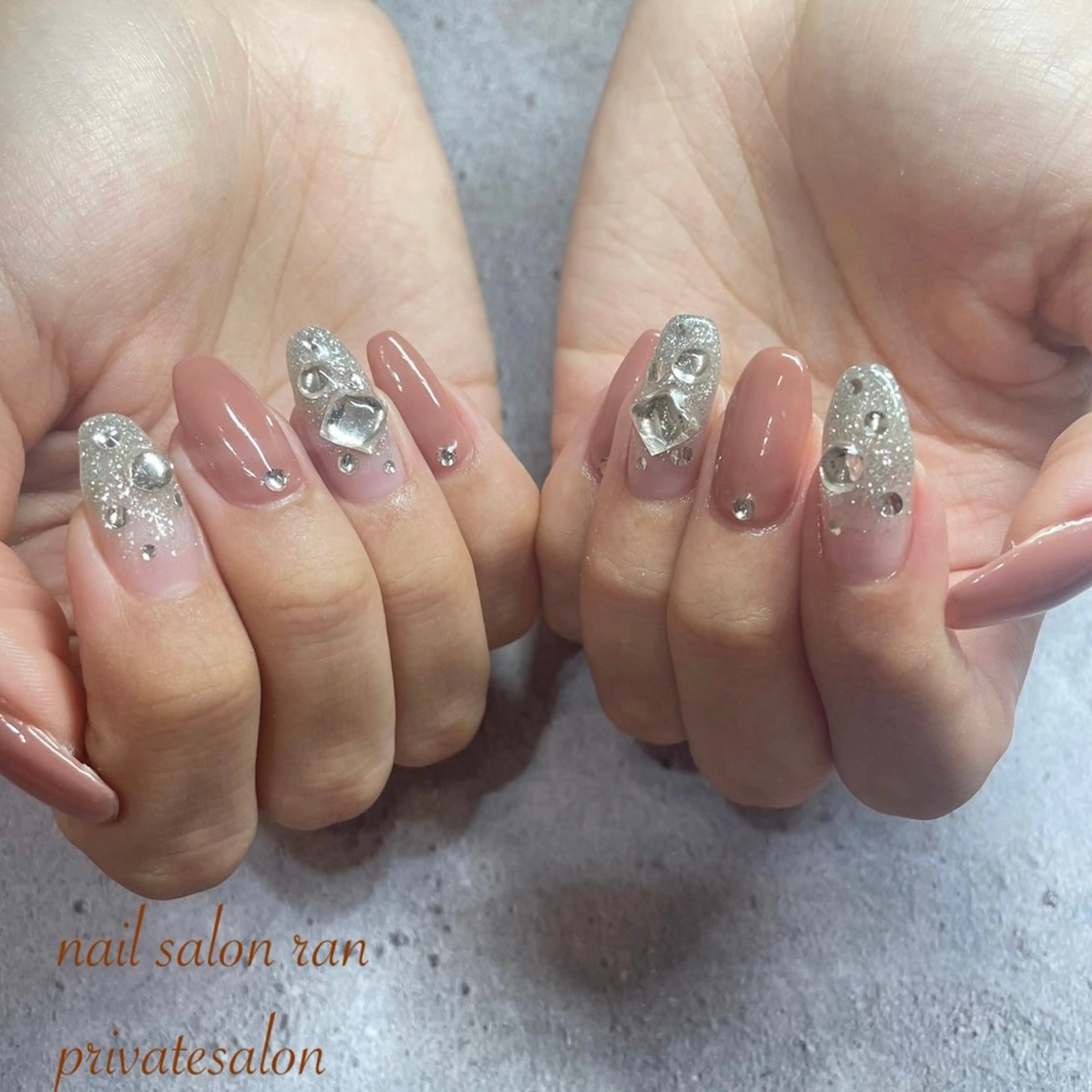 ネイル グラデーション ラメ(グリッター) ラメグラデーション ハンドネイル ハンドケア nailsalon ranのネイルデザイン