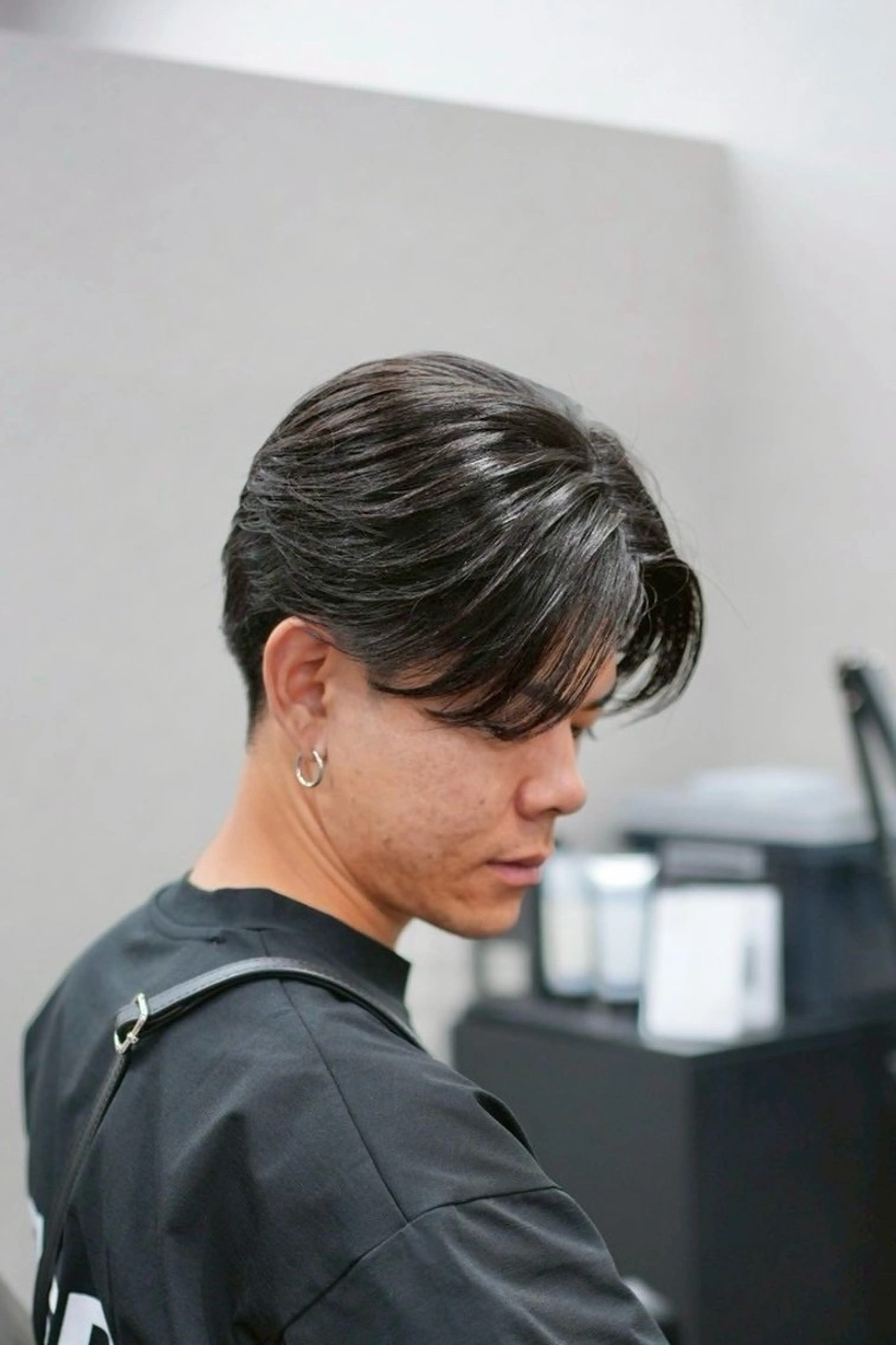 ミディアム パーマ メンズ ミディアムパーマ フェードカット メンズハイライト メンズメッシュ メンズパーマ カット ヘアセット SLASHメンズ専門 大西郁也のヘアスタイル