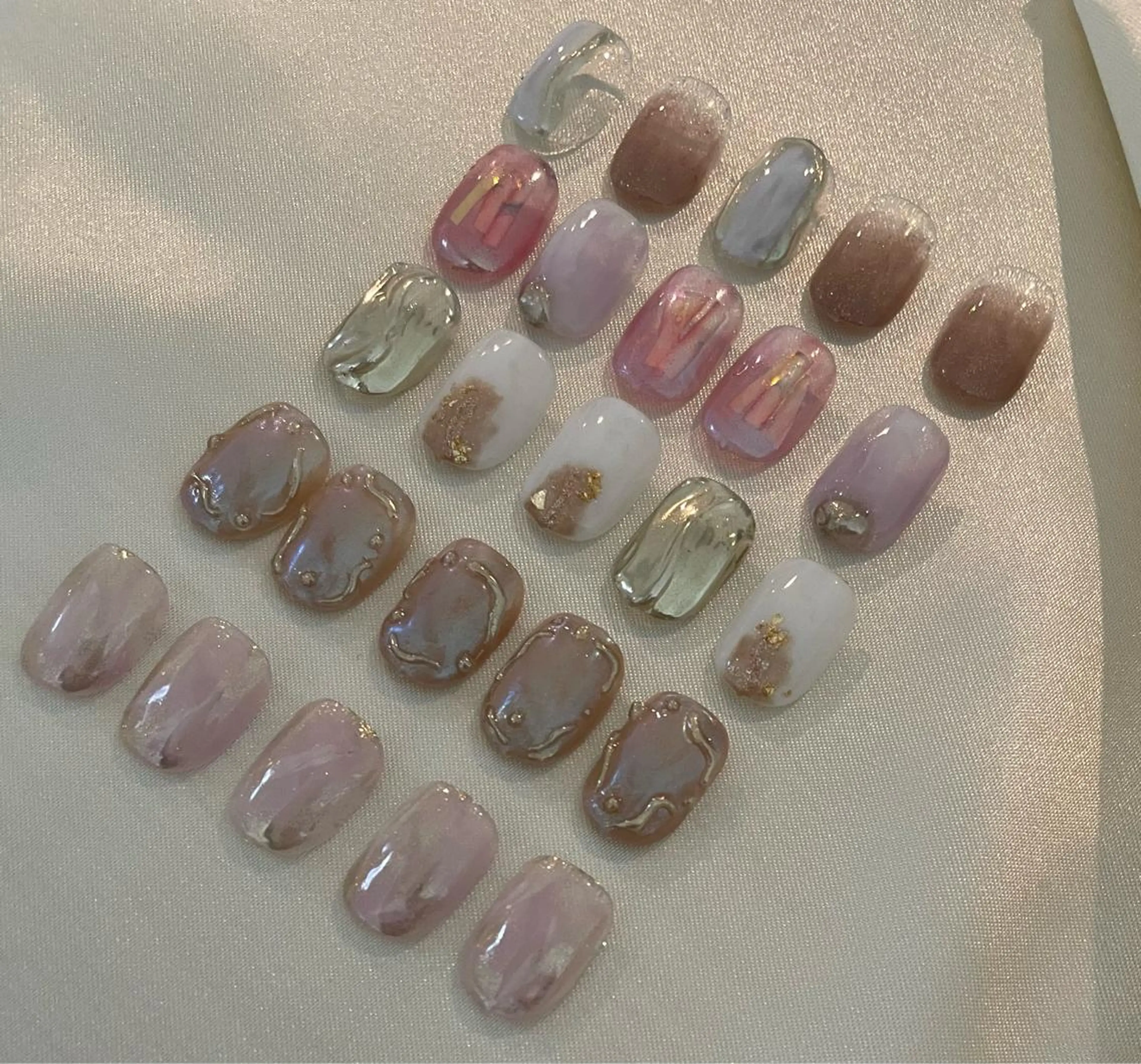 ネイル ハンドネイル essence所属・pétit maakoのネイルデザイン