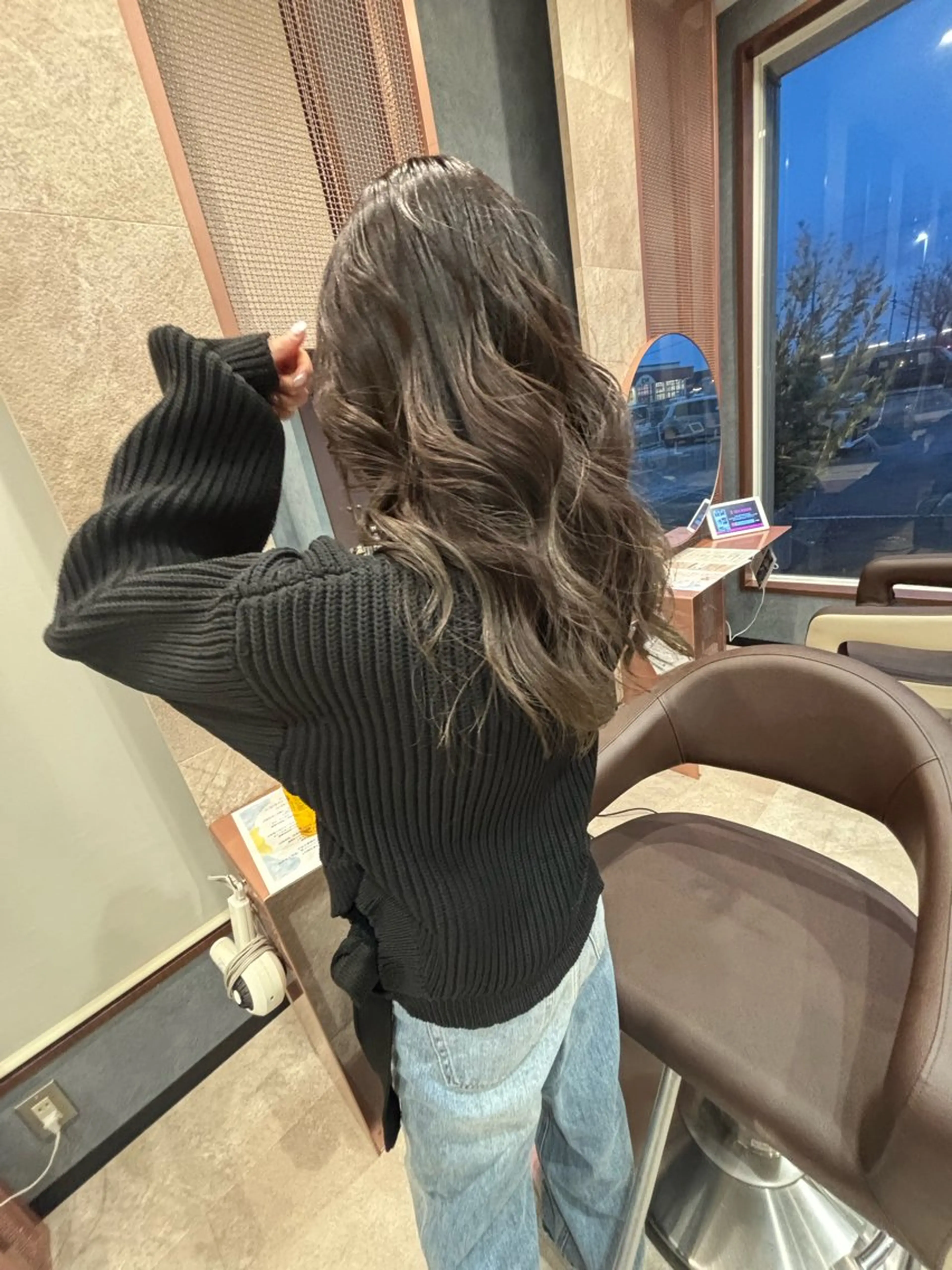 ロング カラー カット ヘアカラー 佐々木 麻純のヘアスタイル