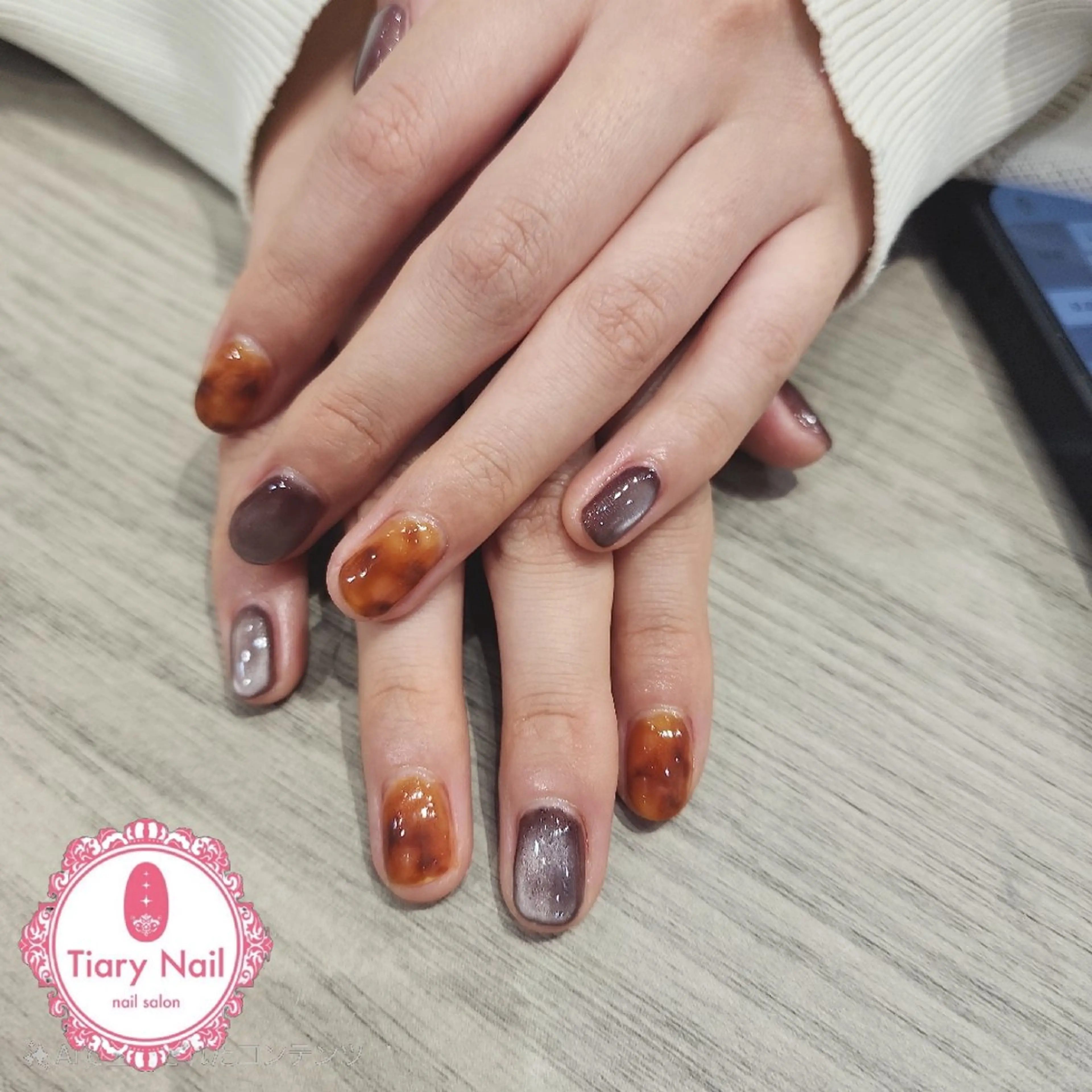 ネイル ハンドネイル 💙🤍Tiary M🤍💙のネイルデザイン