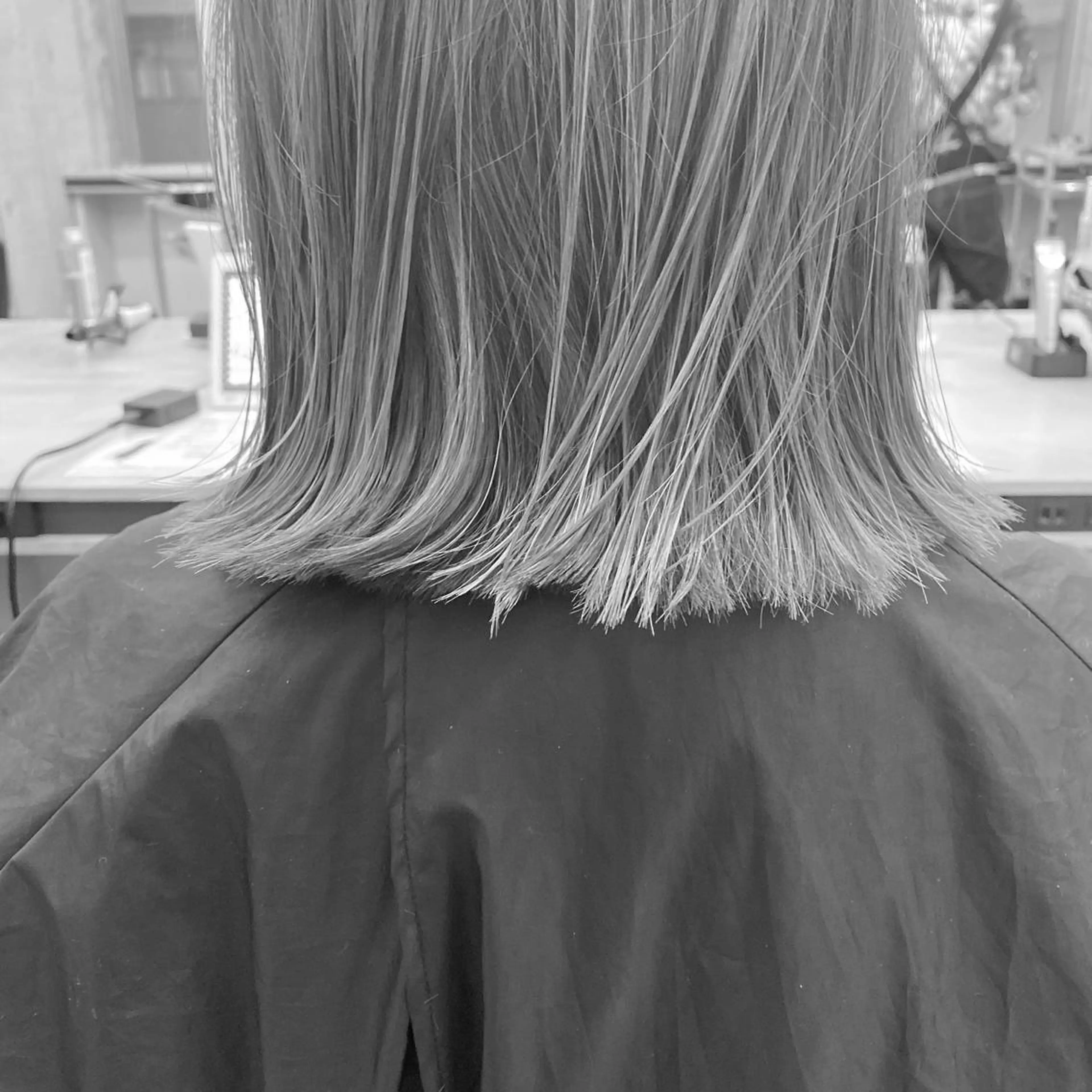 ミディアム カラー オリーブ/アッシュ やわらか透明感カラーのヘアスタイル