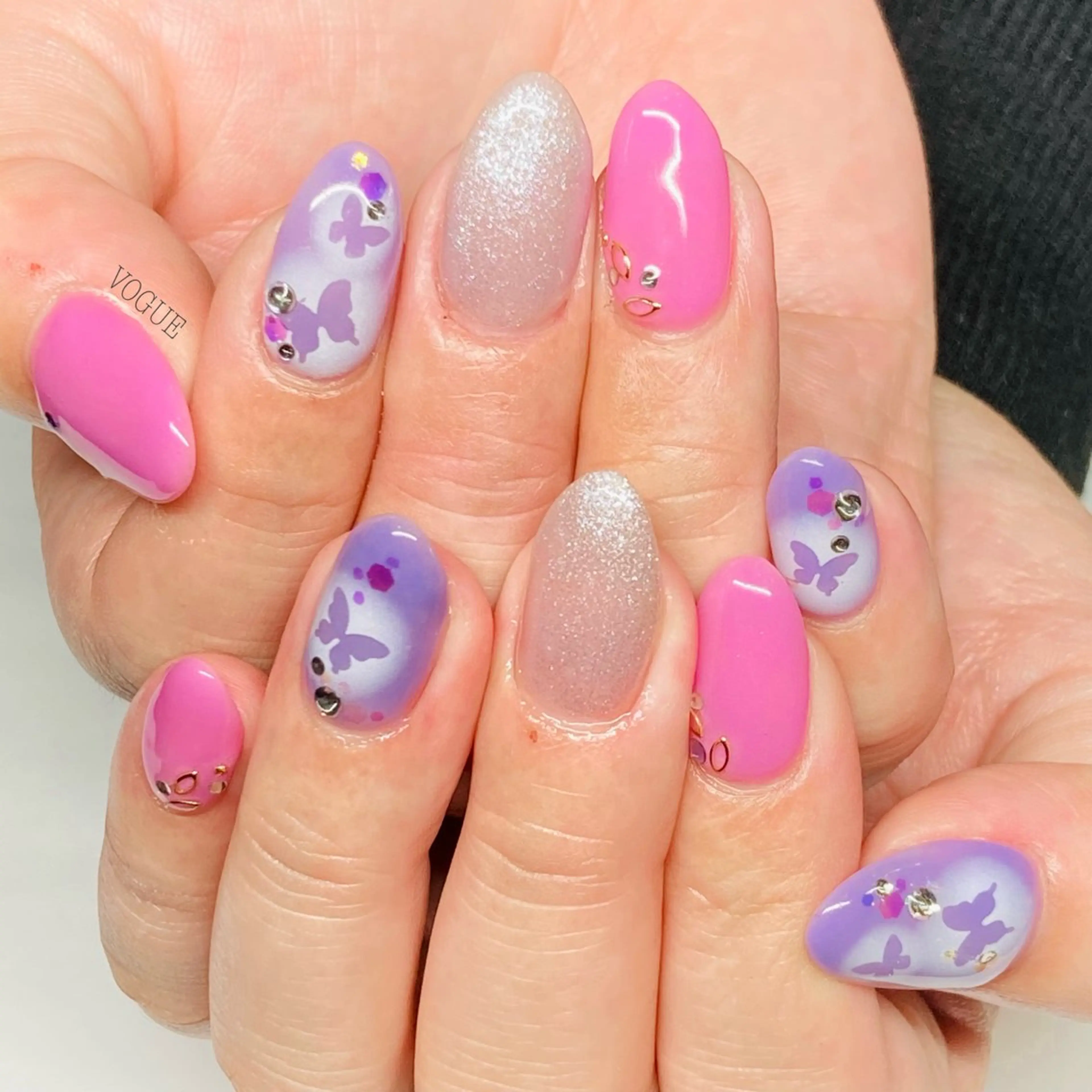 ネイル ハンドネイル VOGUE ×SWANのネイルデザイン