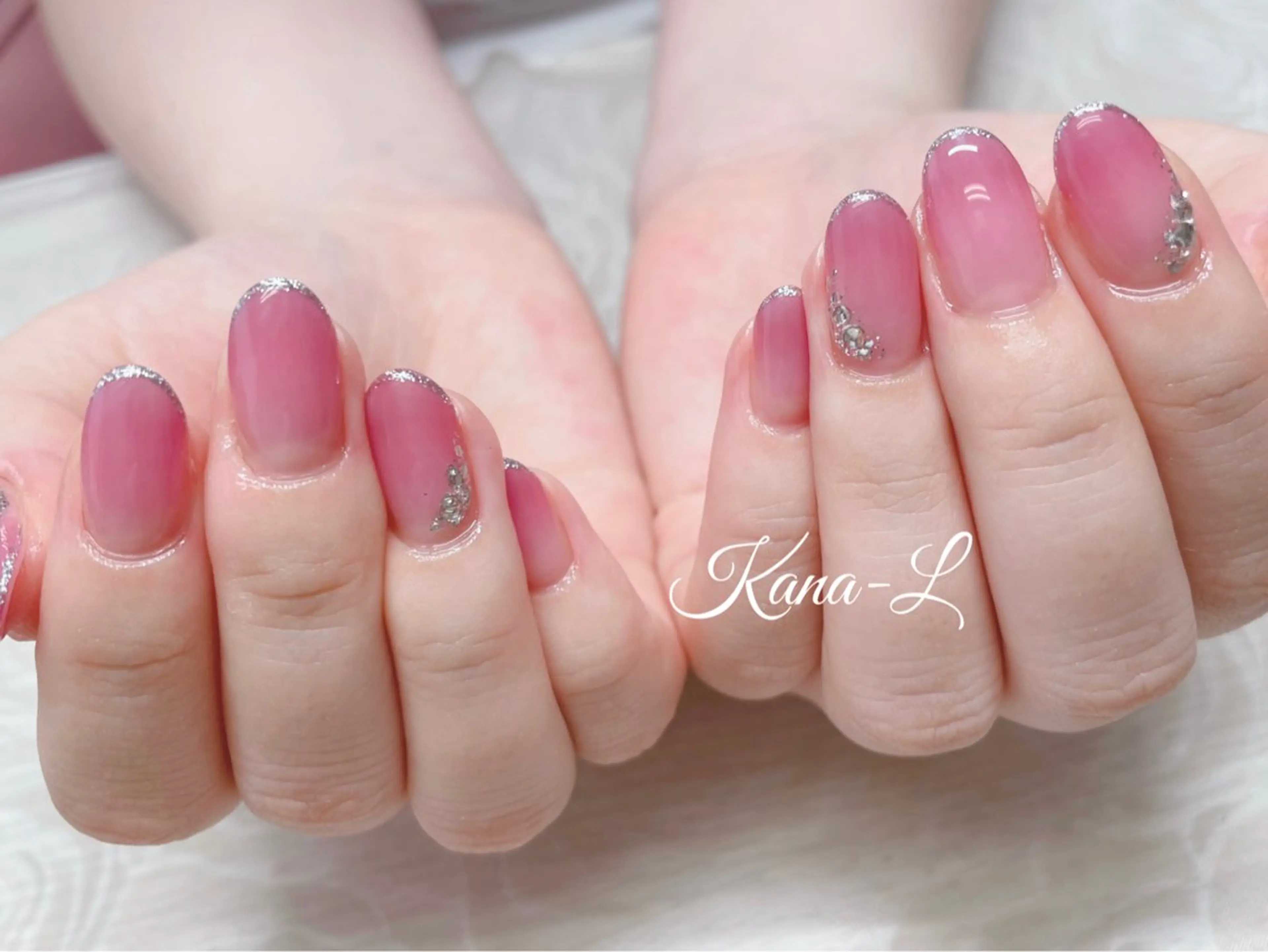 ネイル フレンチネイル ジェルネイル グラデーション ラメ(グリッター) パラジェル 芦辺 香奈のネイルデザイン