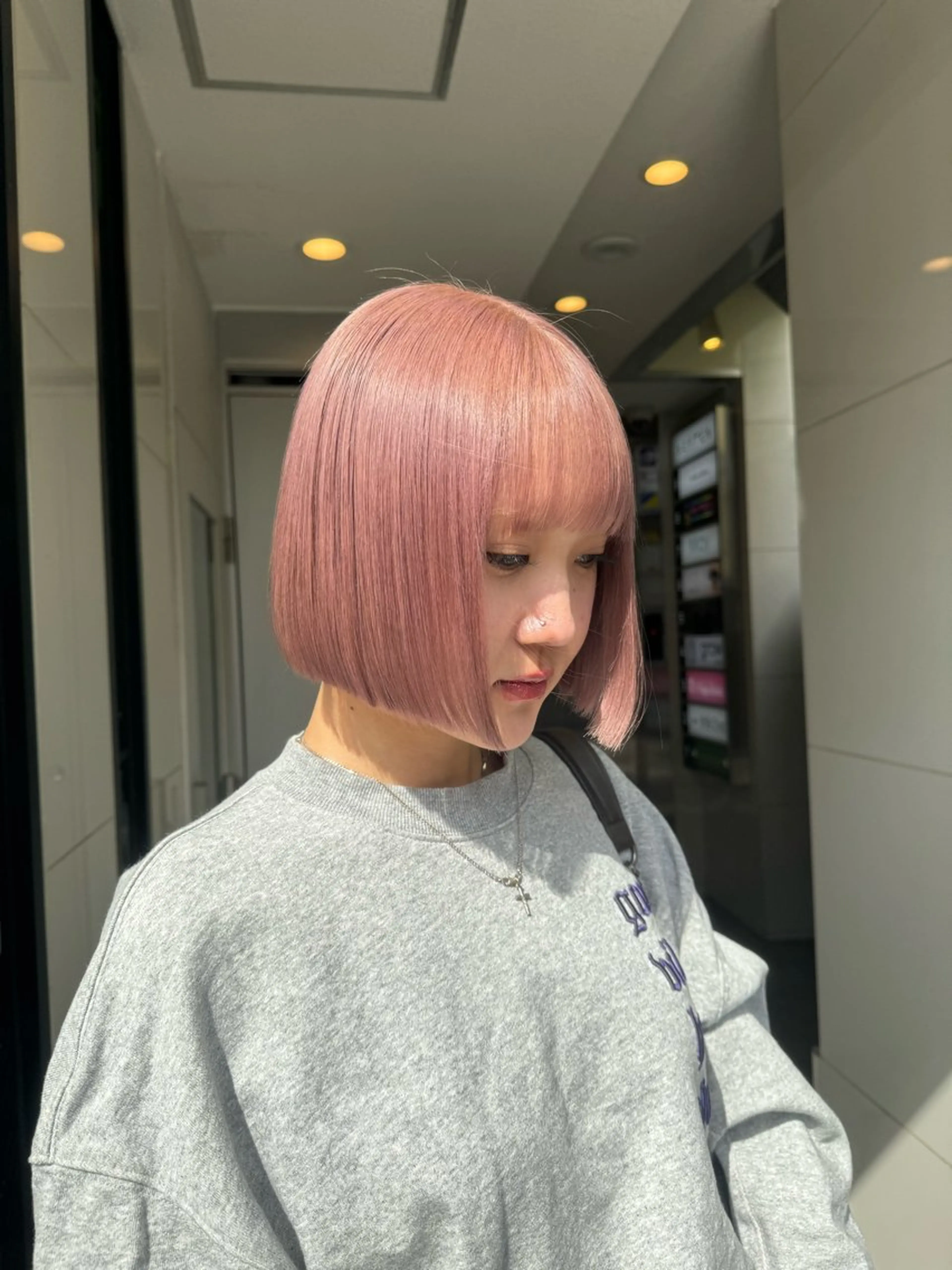 ショート カラー ヘアカラー トリートメント ハイトーン&髪質改善 ＆韓国エクステ🤎のヘアスタイル