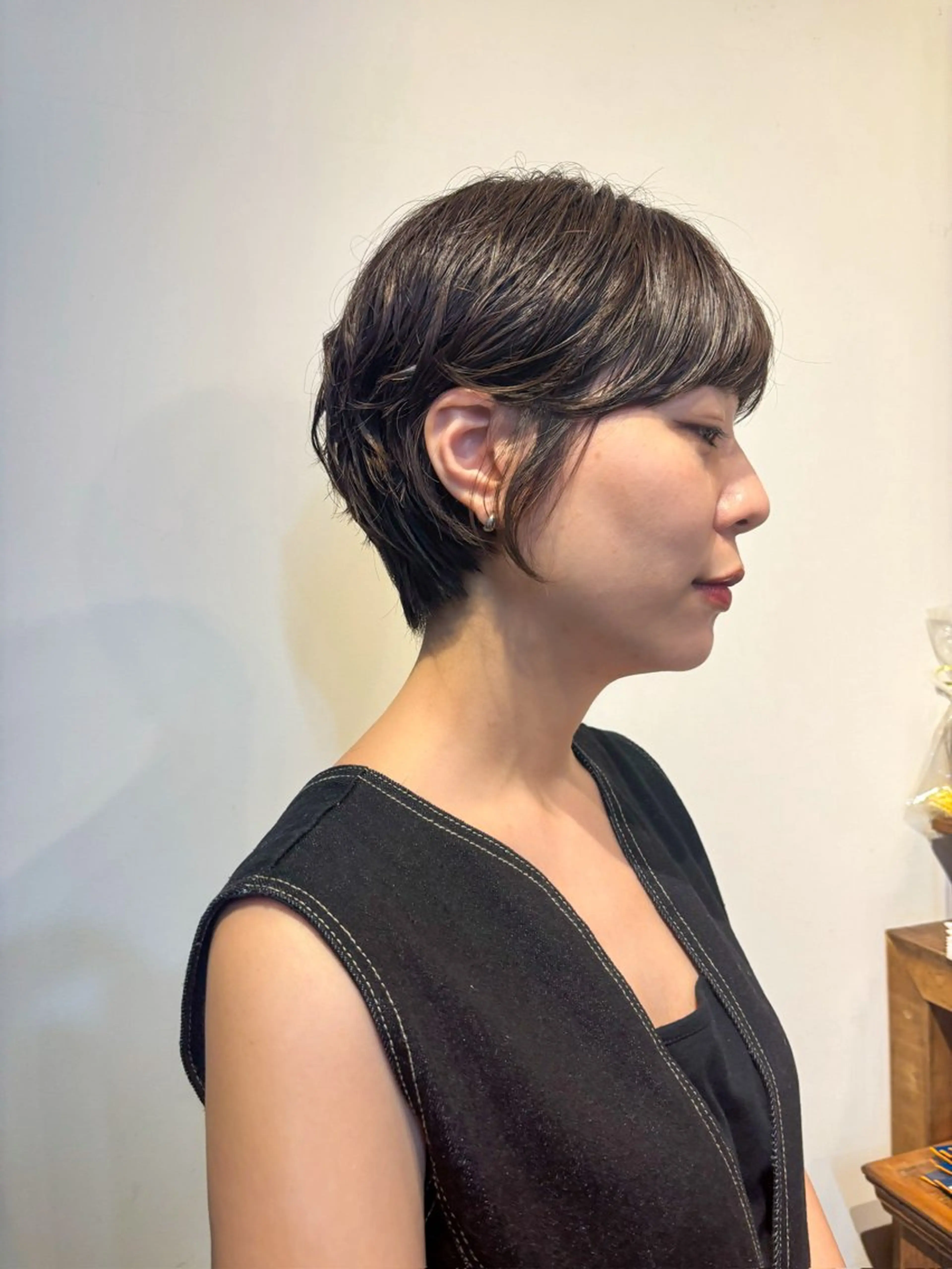 ショート ウシロダ メグミのヘアスタイル