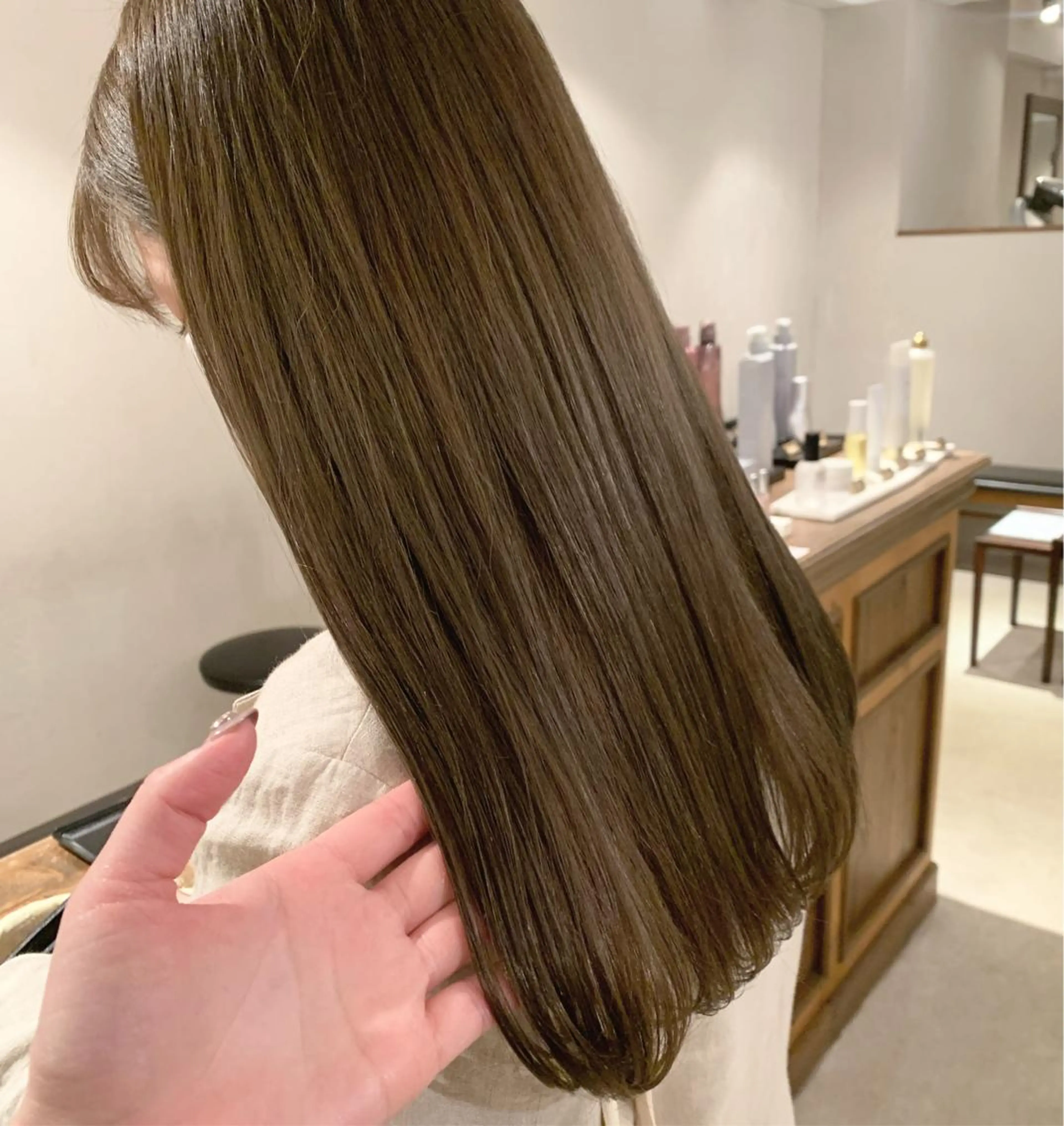 ロング カラー カット ヘアカラー トリートメント ヘッドスパ 透明感/オリーブ/ グレージュ/YUKAのヘアスタイル