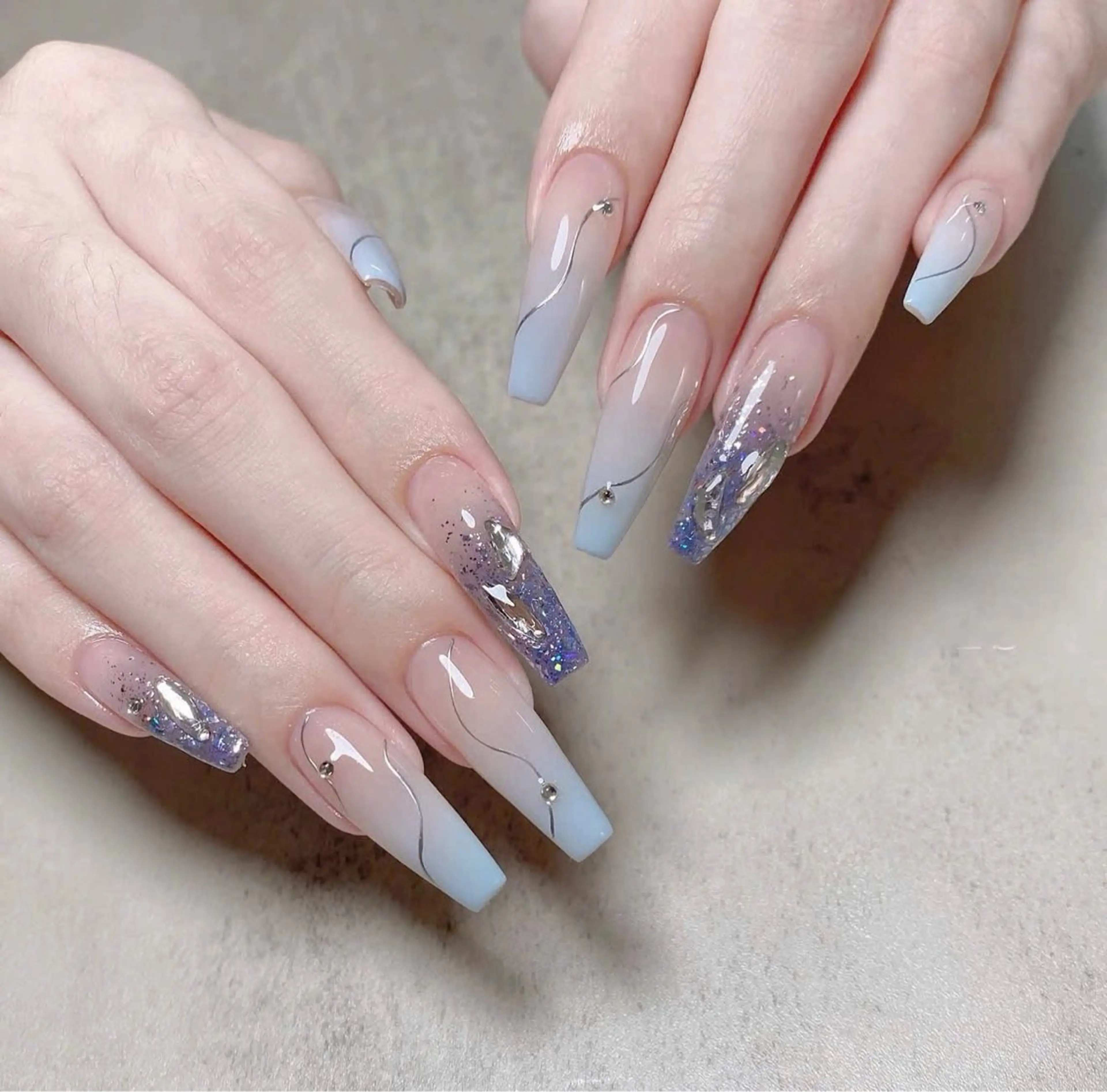 ネイル フレンチネイル キラキラネイル マグネットネイル ミラーネイル ニュアンスネイル ハンドネイル Tira Nailのネイルデザイン