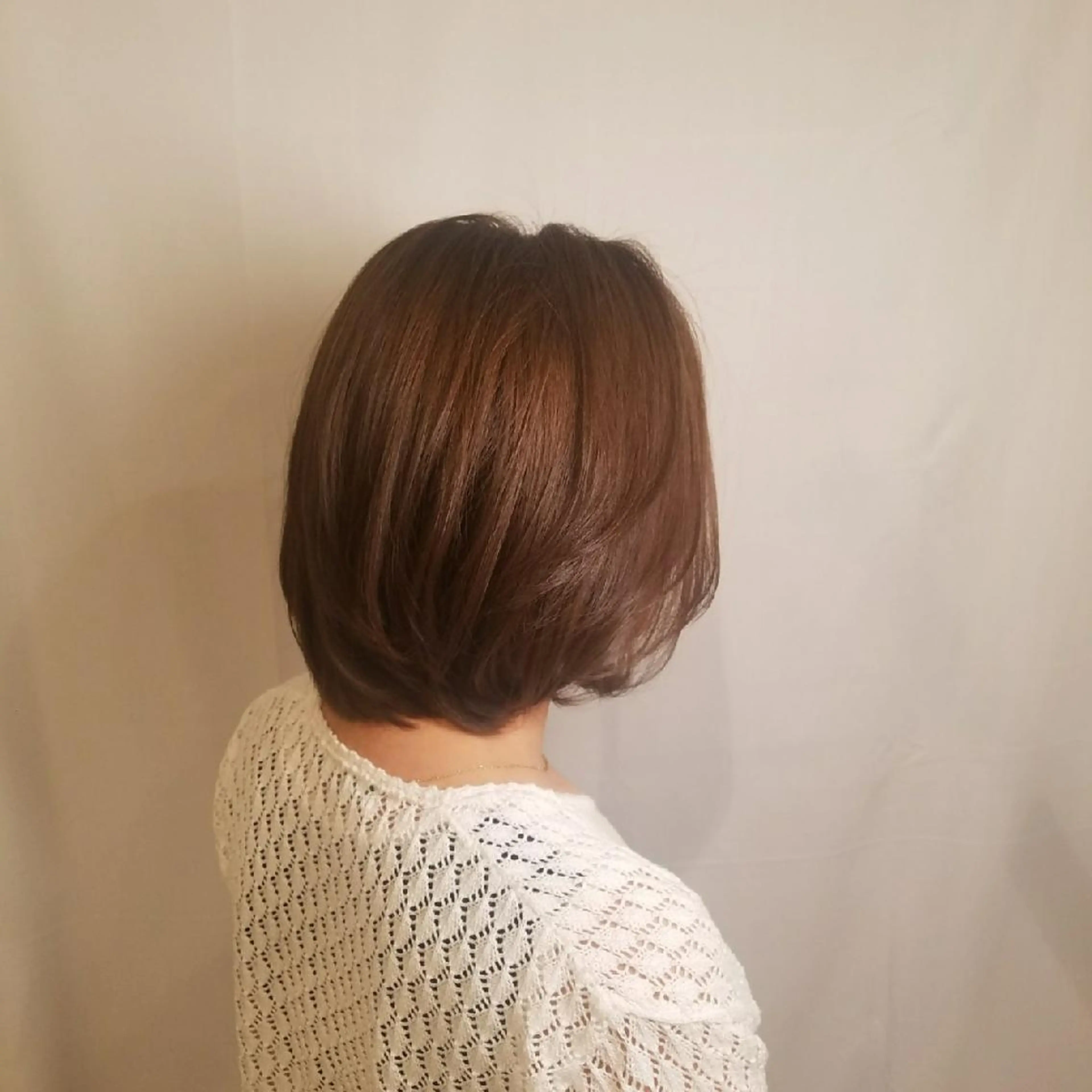 ショート カラー ボブ EMANON名古屋所属・美谷添（ミヤゾエ） まどか大人ヘアサロンのヘアスタイル