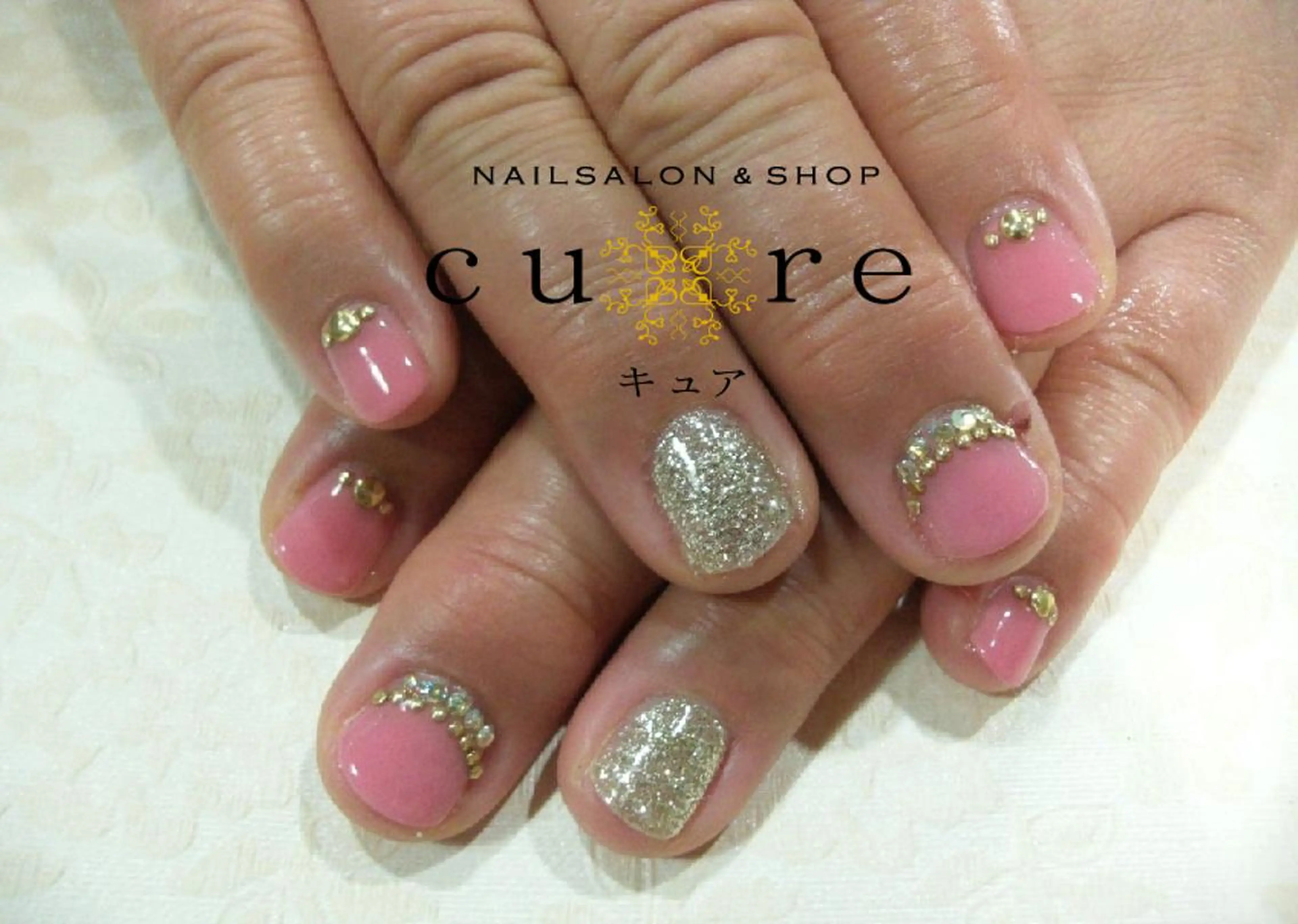 ショート ネイル ラメ(グリッター) ワンカラーネイル ハンドネイル ネイルサロン Cureのネイルデザイン