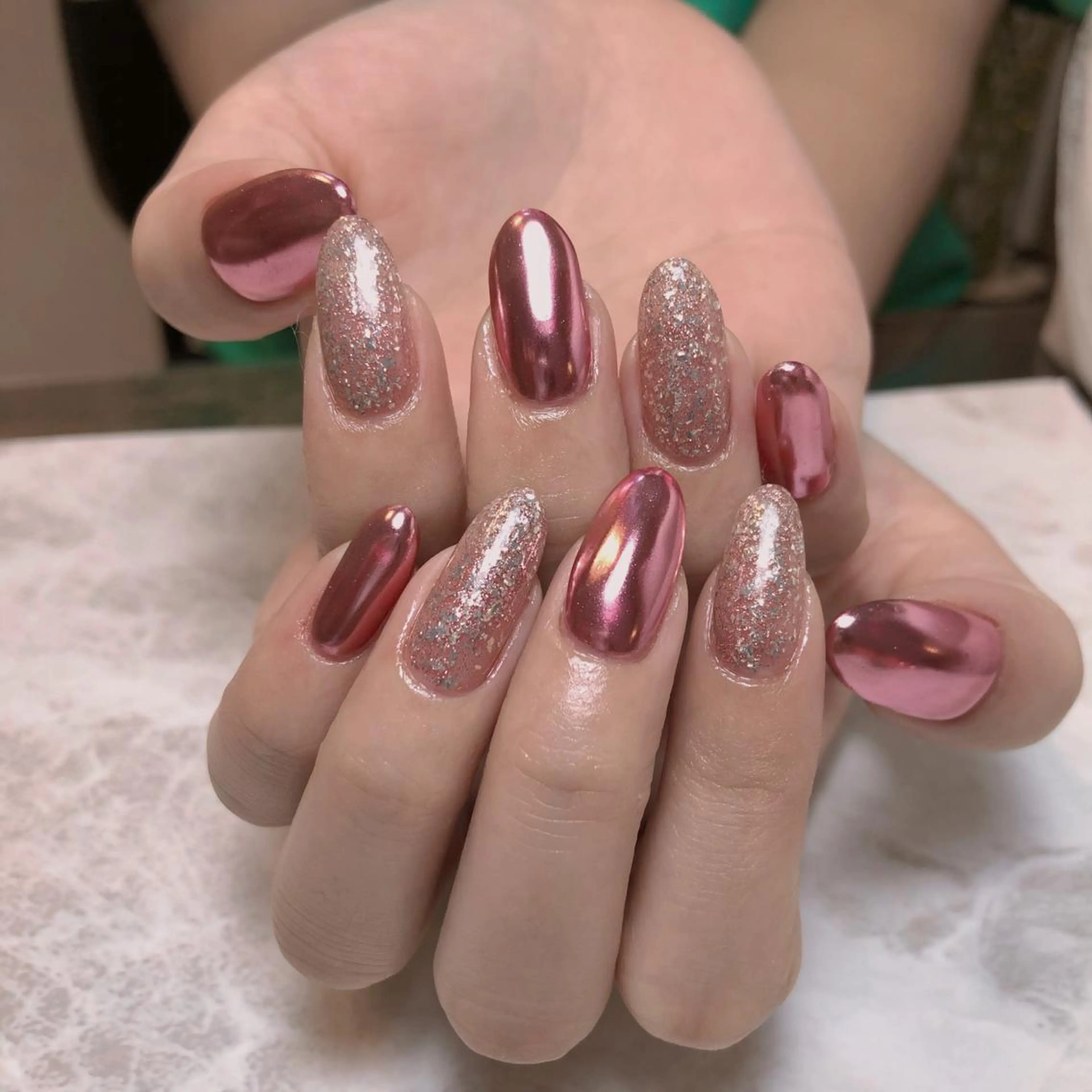 ネイル ラメ(グリッター) ミラーネイル Irodim所属・MOKA NAKAGAWAのエステ・リラクイメージ