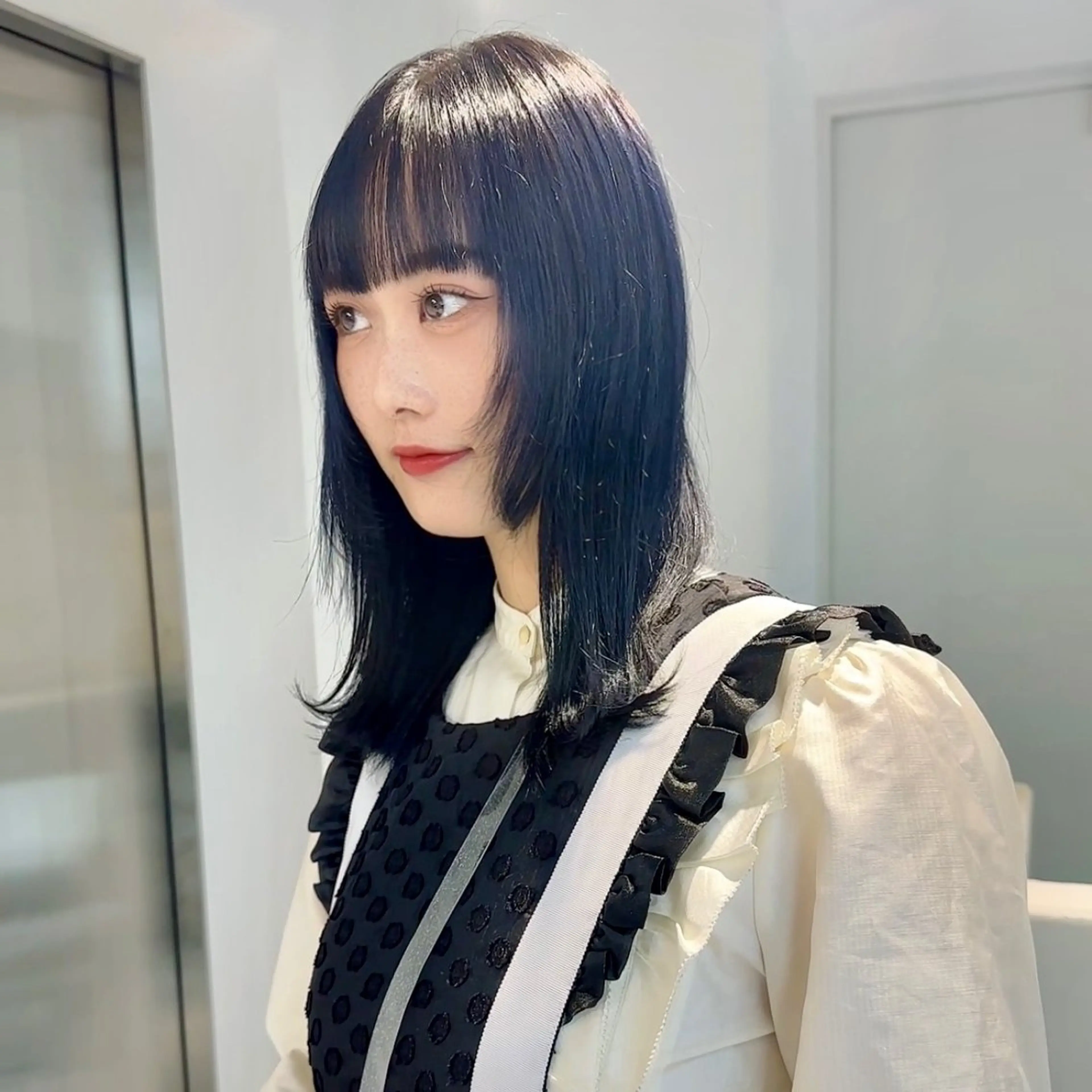 ミディアム カラー カット ヘアカラー トリートメント ブリーチなし/レイヤ ー特化🌈Tommyのヘアスタイル