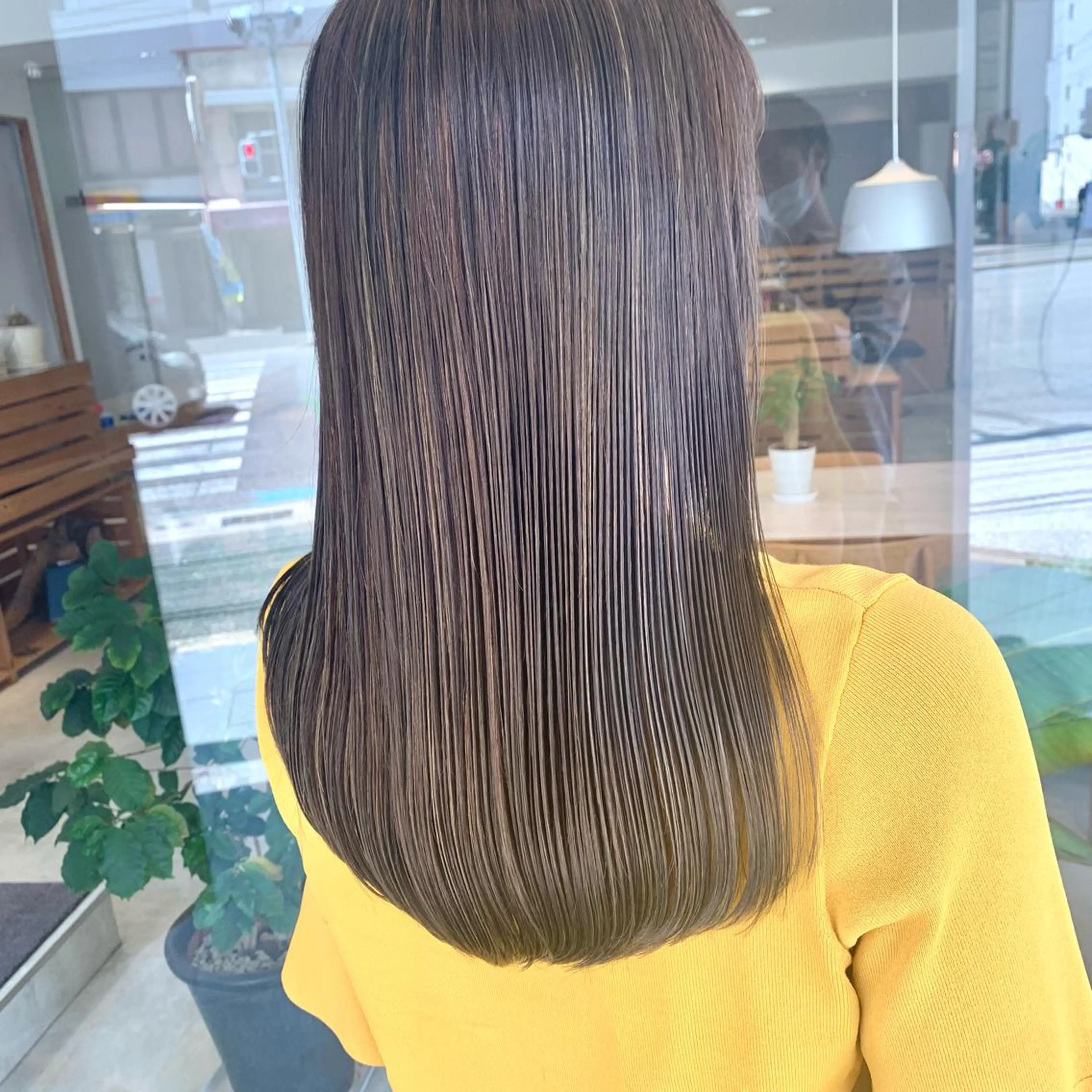 ミディアム アッシュ 外国人風カラー ハイライト 髪質改善 韓国風ヘア hoNua. 栄/透明感カラーのヘアスタイル