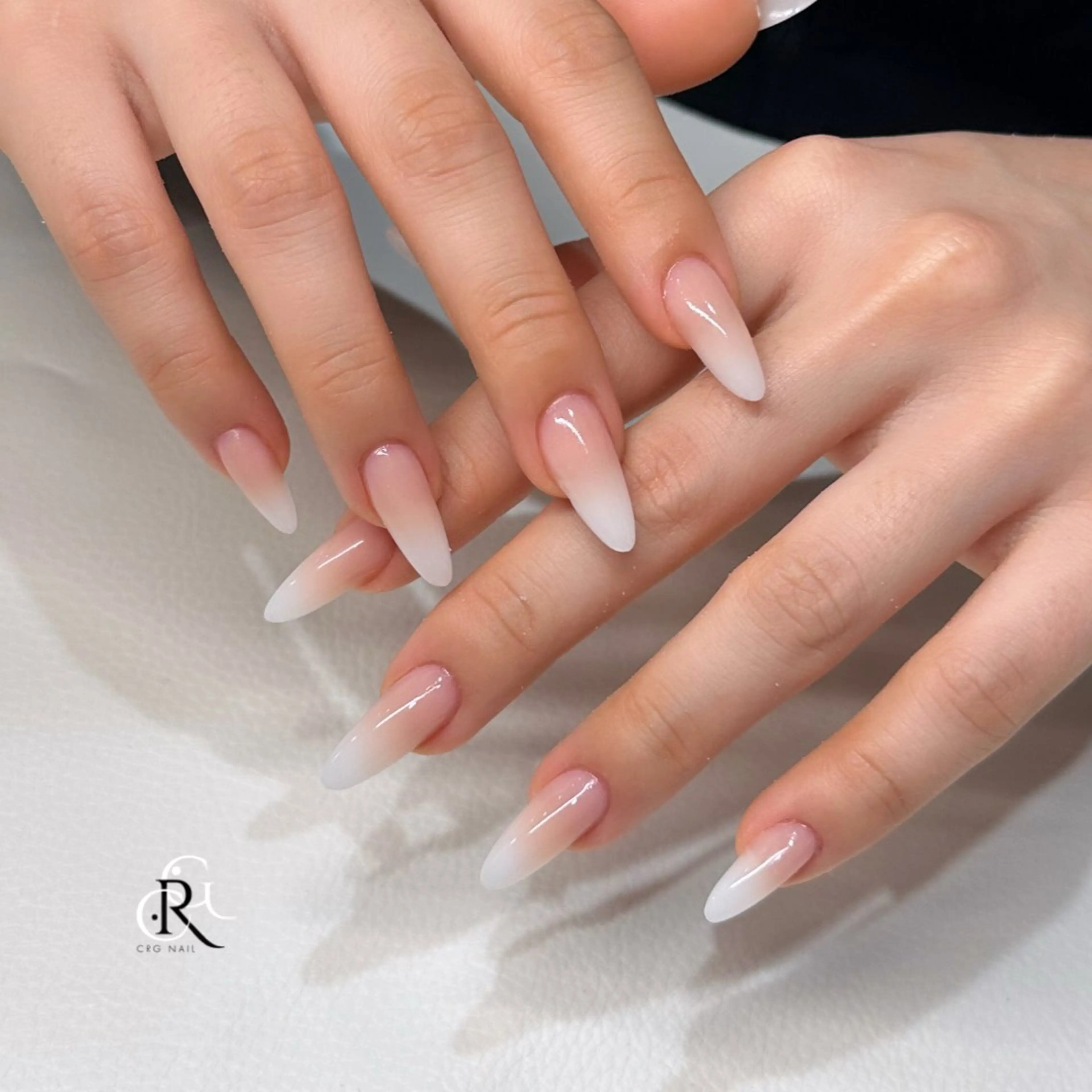 ネイル シンプルネイル ハンドネイル 美フォルム✨ CRG　RURIのネイルデザイン