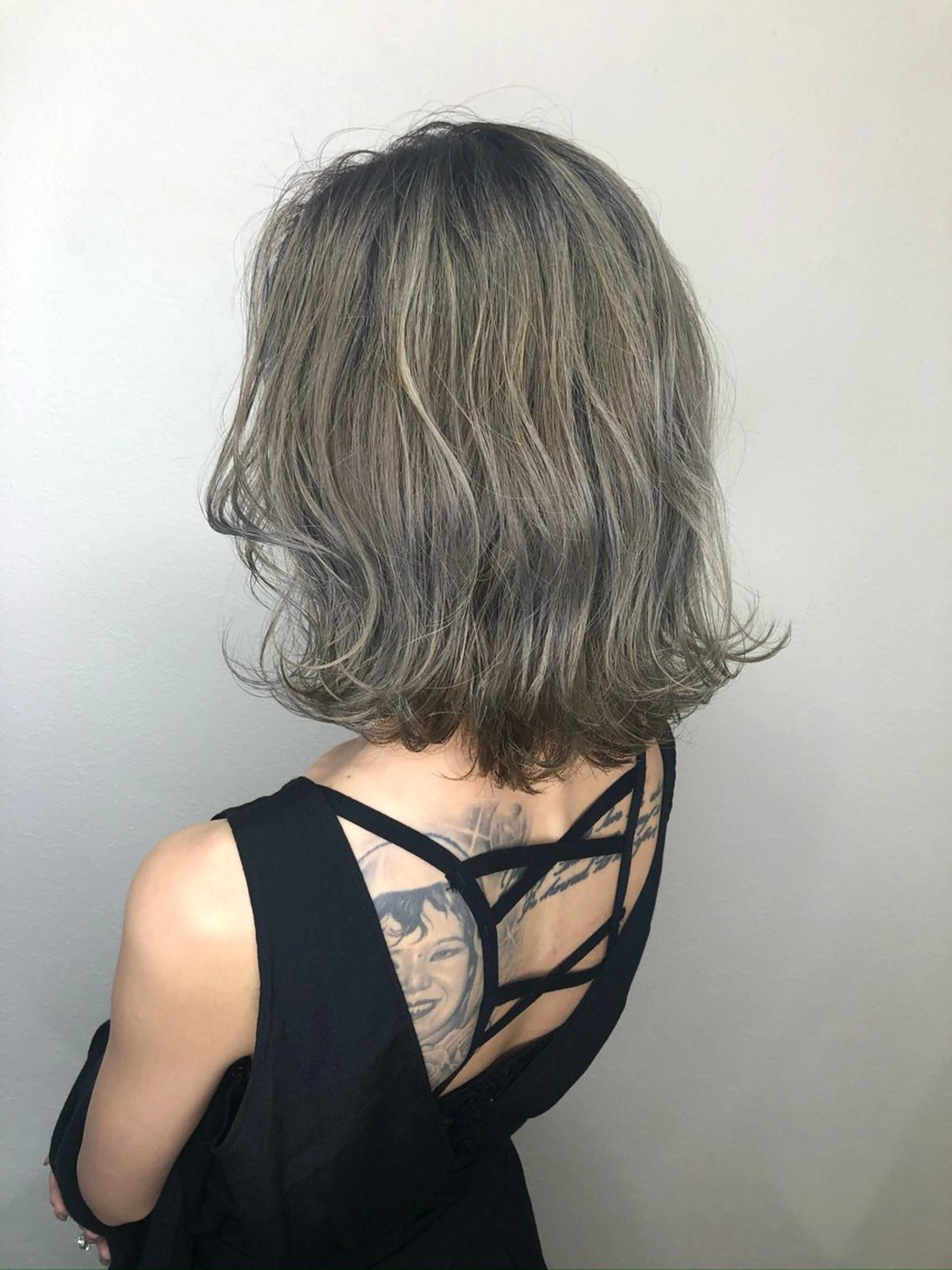 ミディアム カラー vifkrone所属・心斎橋ダブルカラー ⭐️カラー　タカヤマのヘアスタイル