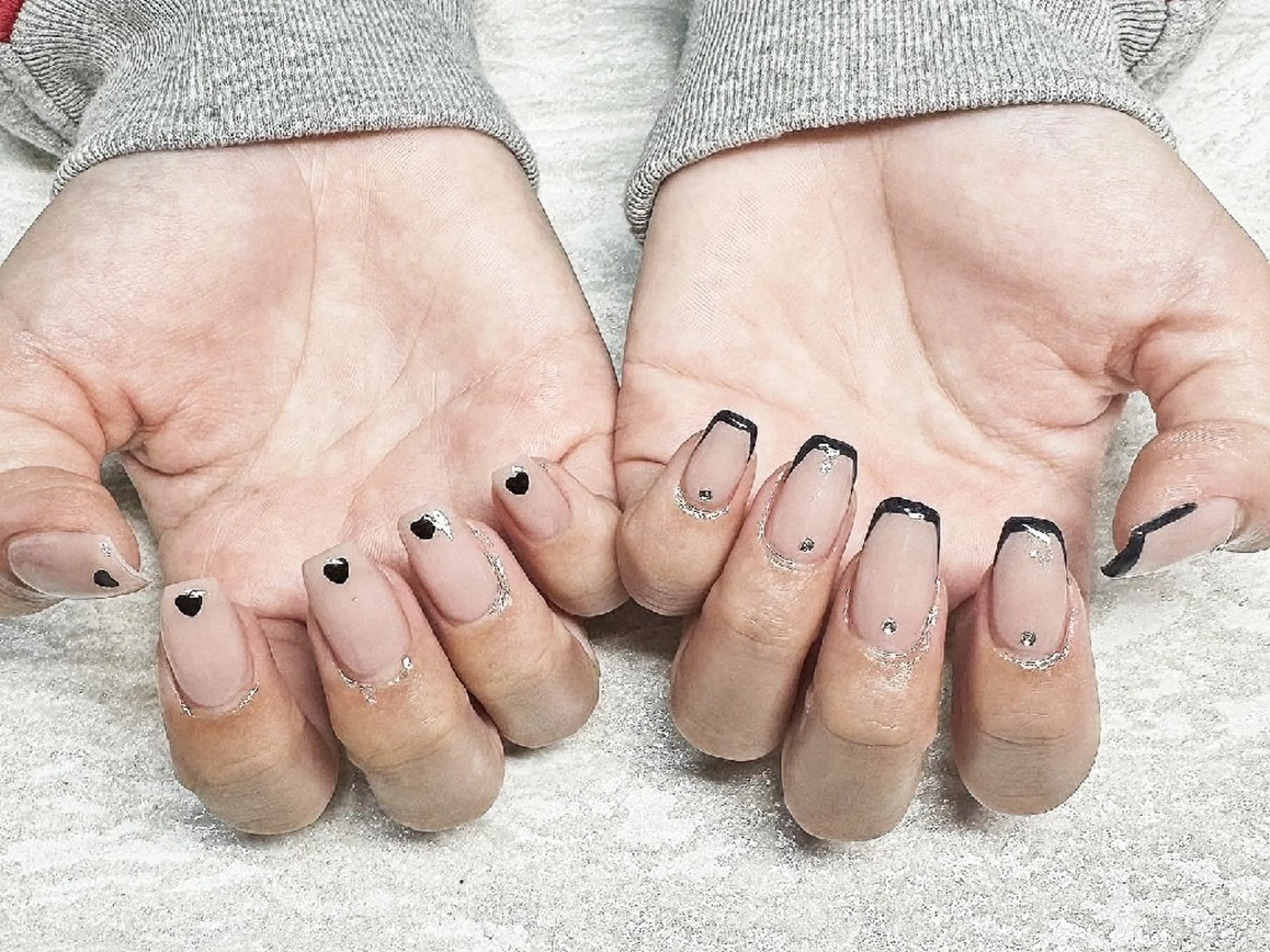 ネイル フレンチネイル ハート ハンドネイル JULIE NAILのネイルデザイン