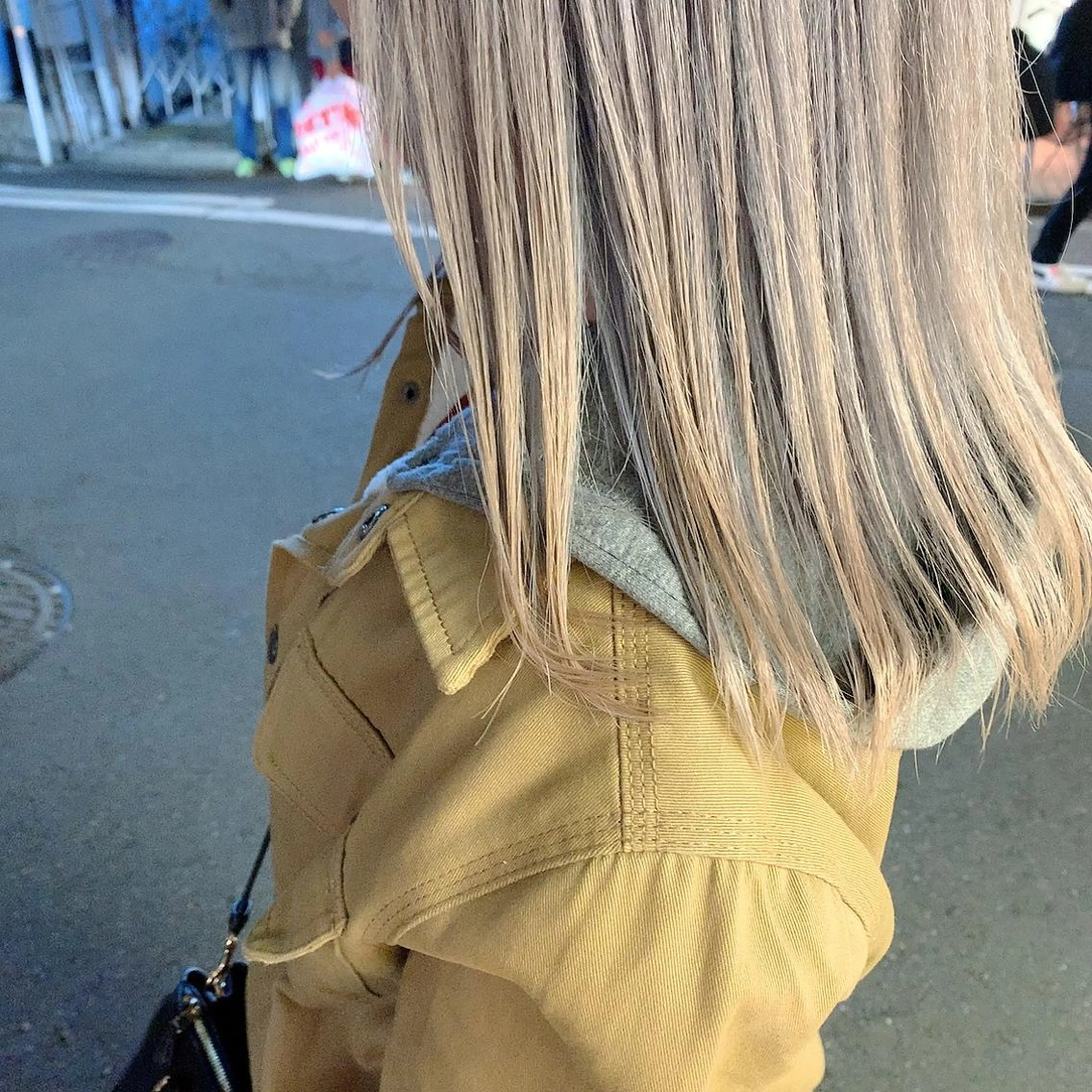 セミロング カラー ヘアアレンジ サナ🌱 切りっぱなしボブのヘアスタイル