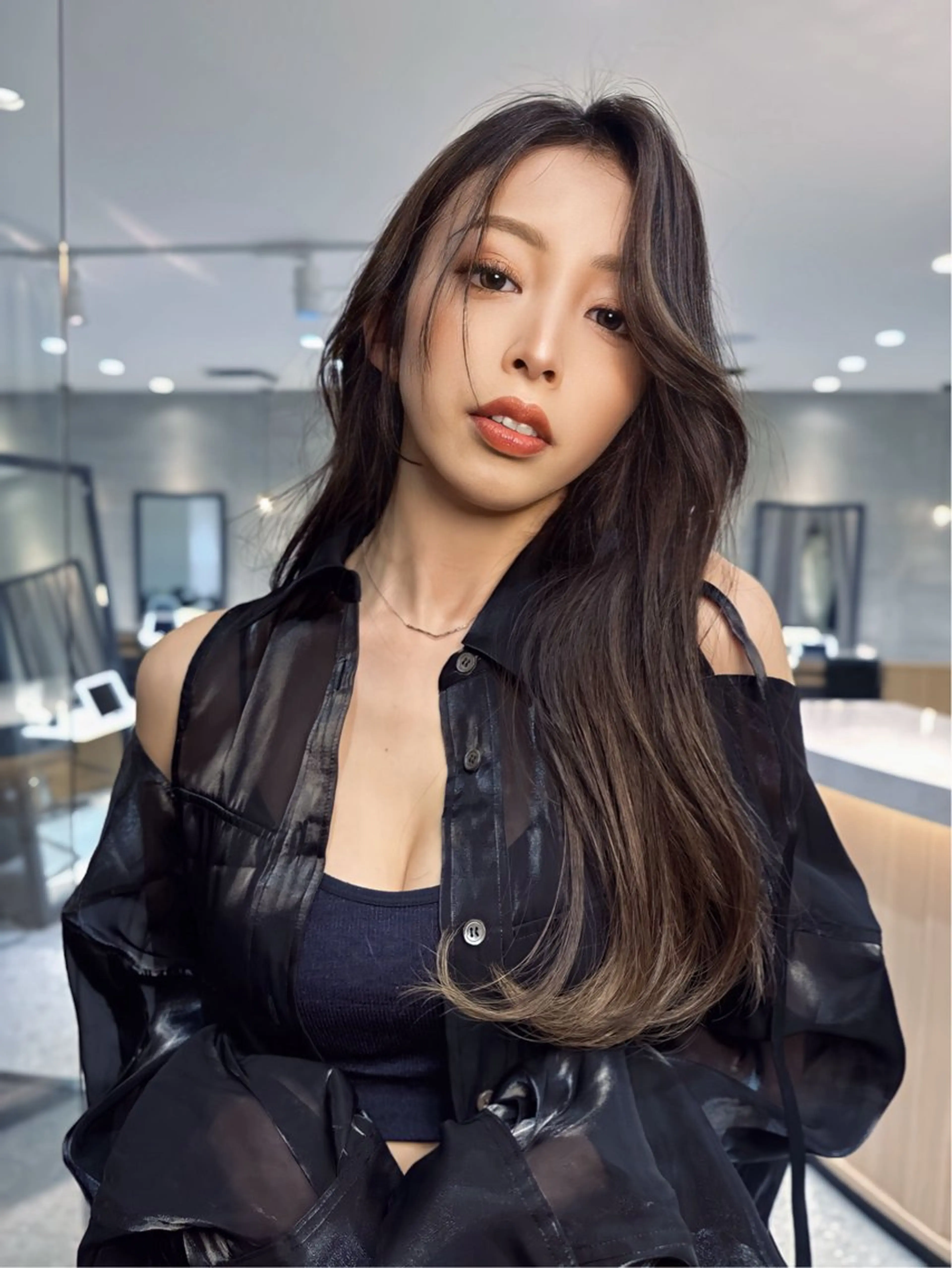 ロング Rita/髪質改善 /透明感カラーのヘアスタイル