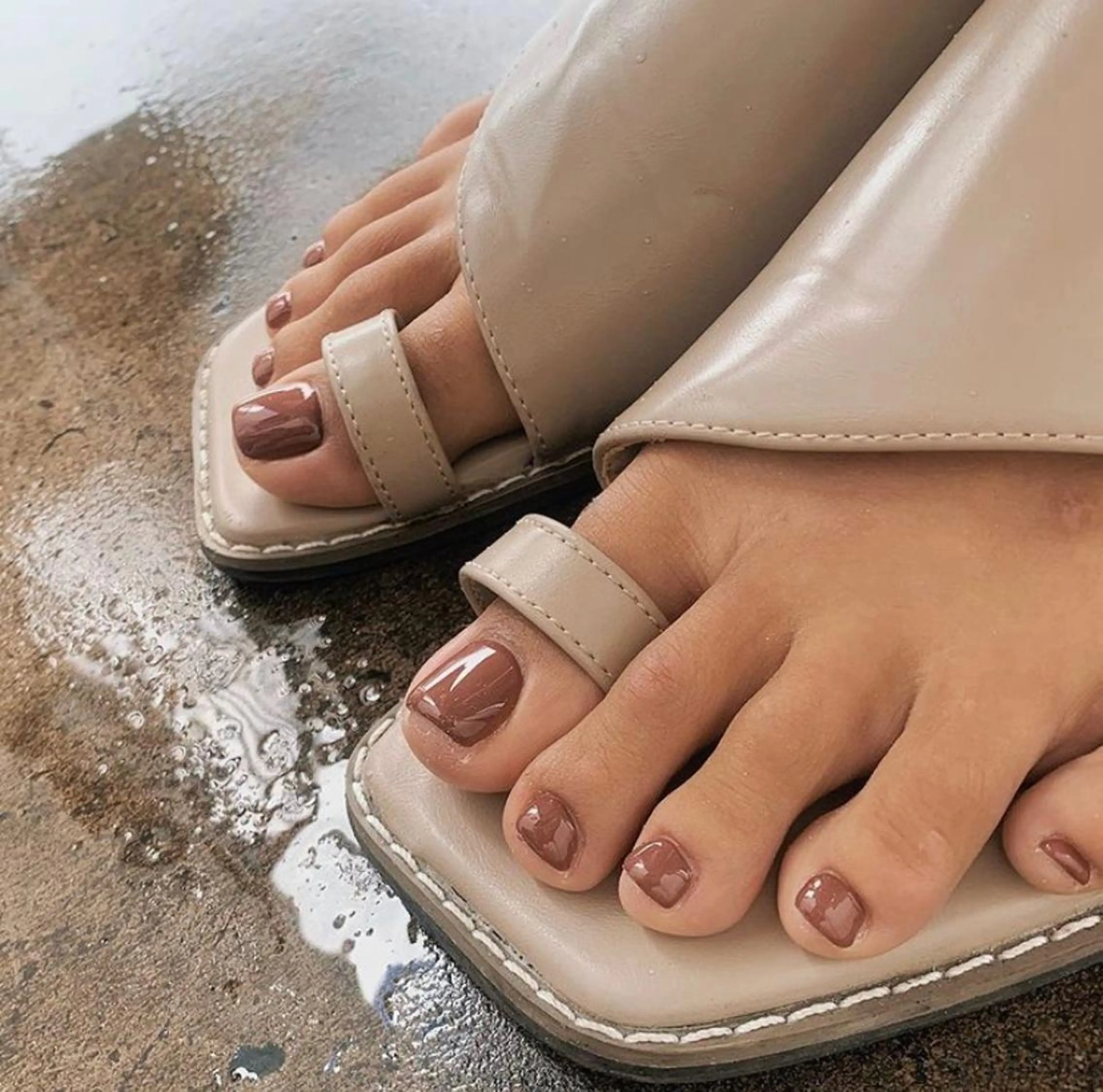 【フットネイル】ワンカラー🌻オフ無料の写真