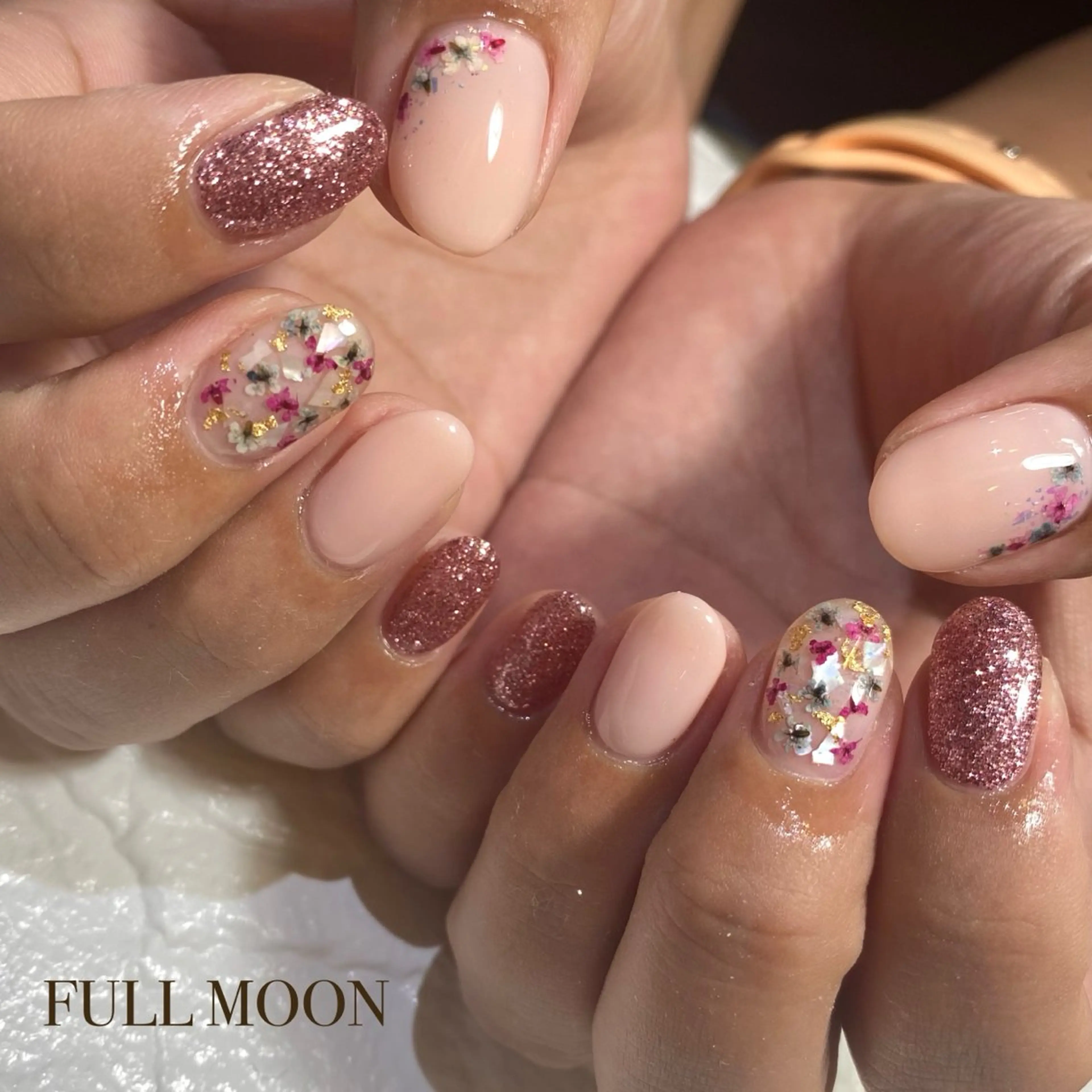 ネイル ハンドネイル FULL MOONのネイルデザイン