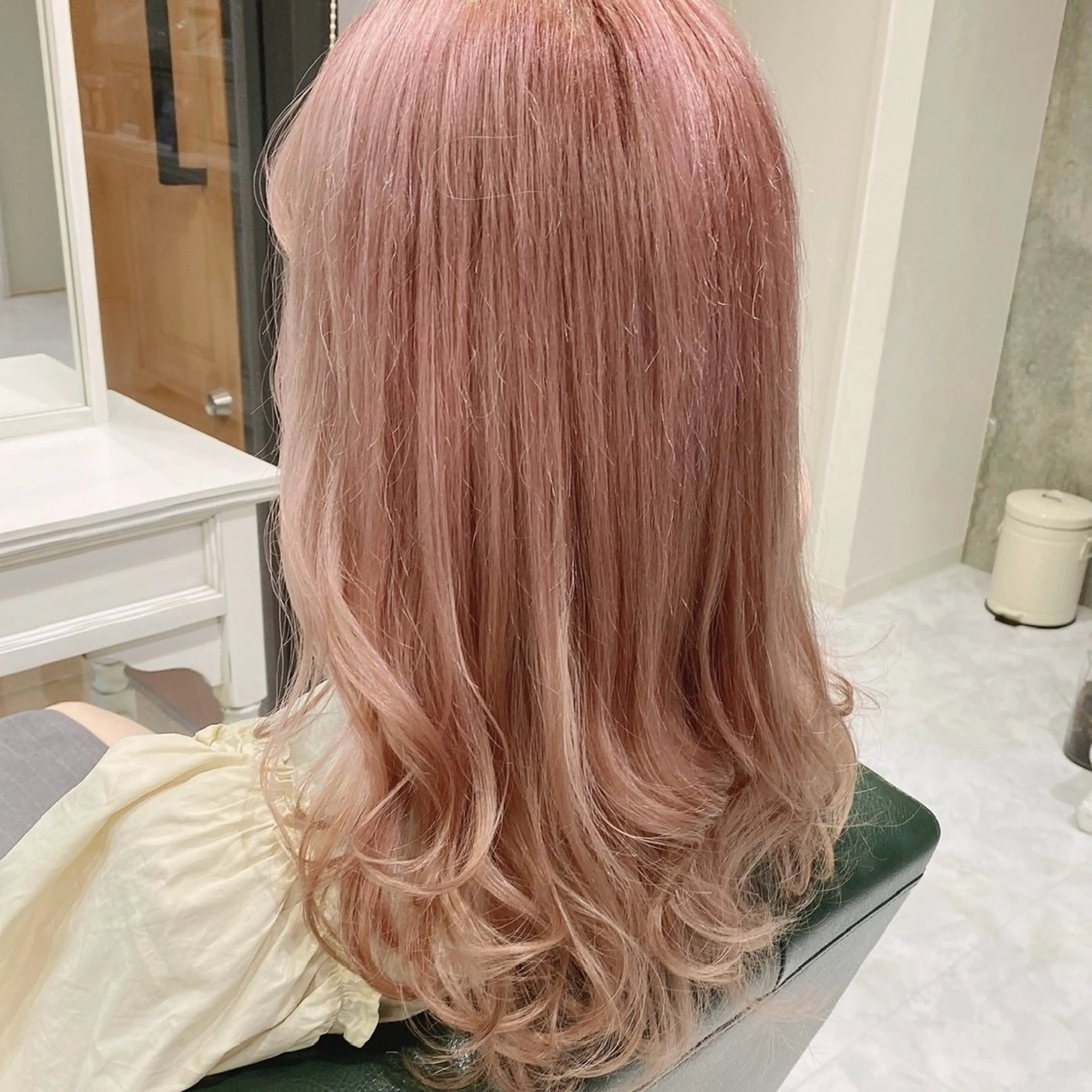 セミロング カラー ブリーチ デザインカラー ハイトーンカラー ピンクカラー ヘアカラー トリートメント DAYS Men’sのヘアスタイル