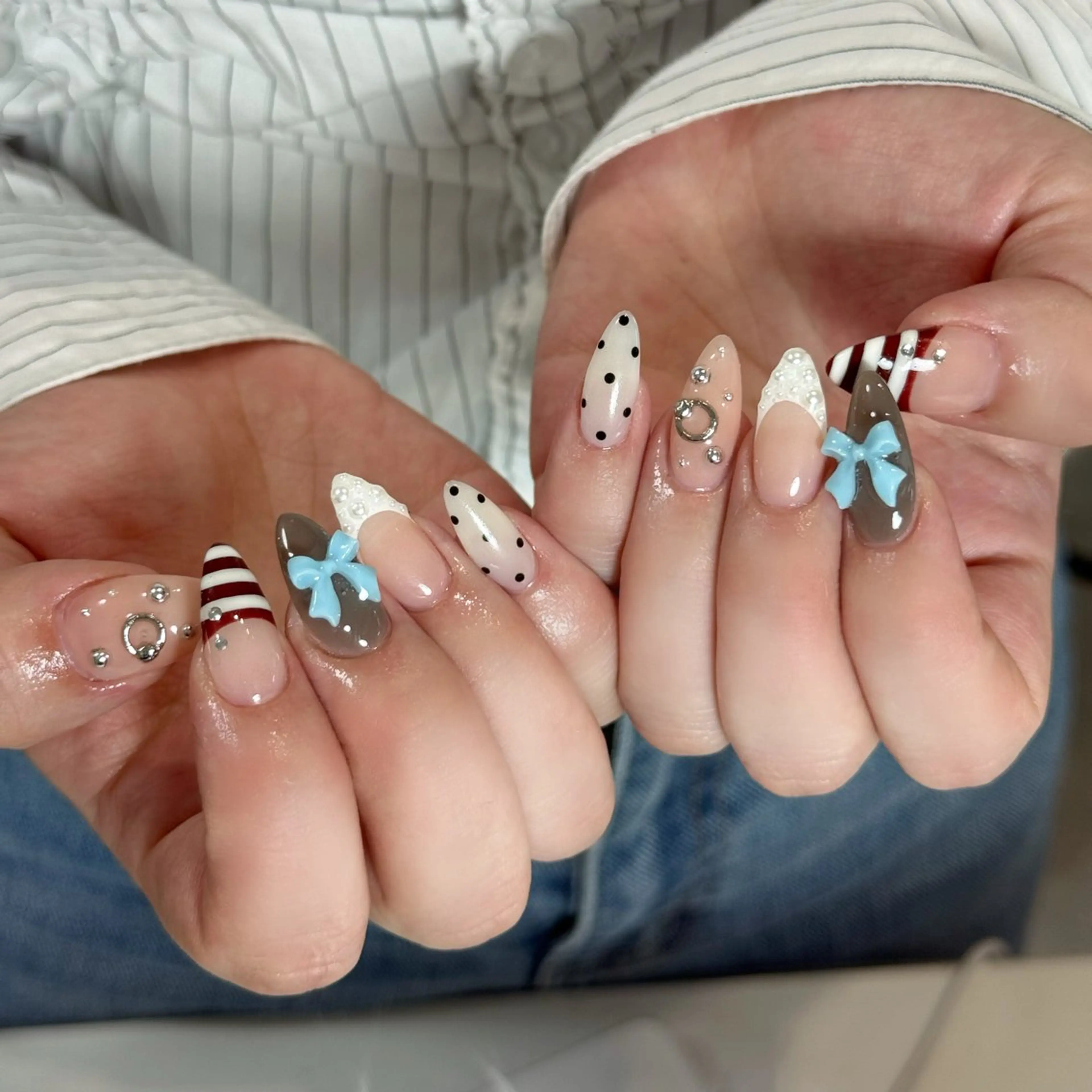 ネイル オーロラネイル ボルドー ブラウン 氷ネイル・うるうるネイル キラキラネイル ハンドネイル Julli NailStudioのネイルデザイン