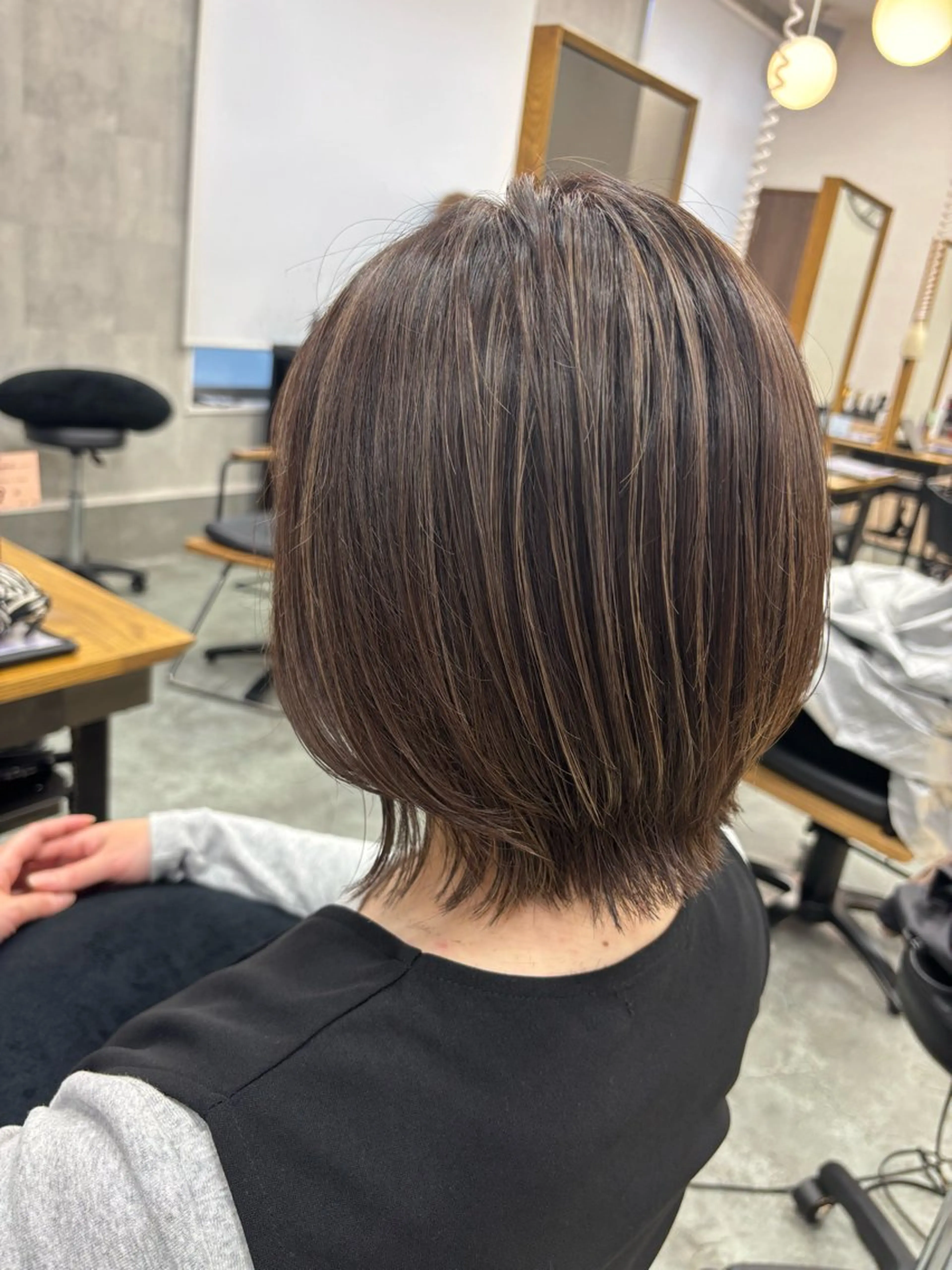 ミディアム ヘアカラー 市毛 結菜のヘアスタイル