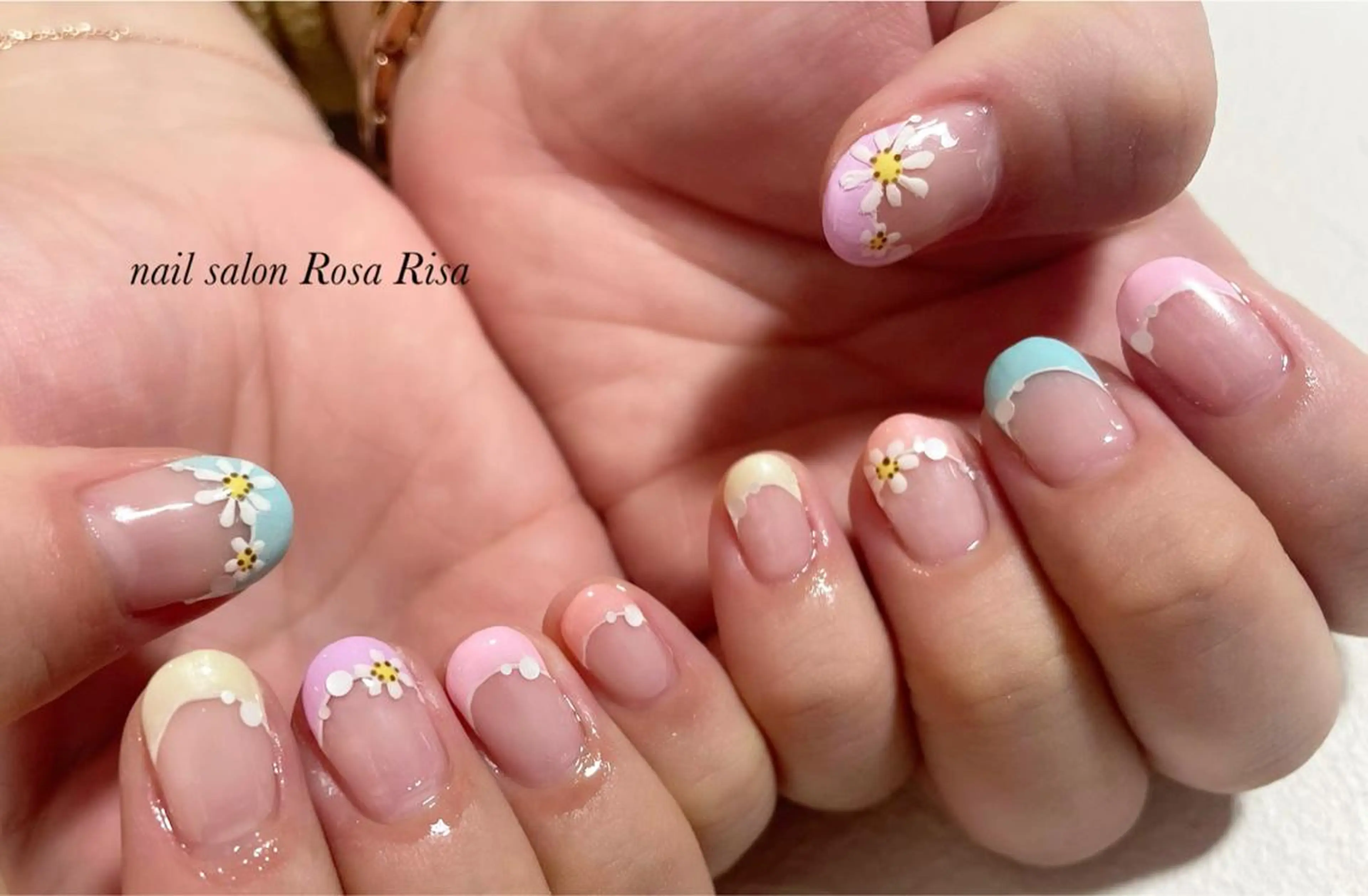 ショート ネイル フレンチネイル パステルネイル ハンドネイル ネイルスタジオ シェイクユアハンズのネイルデザイン