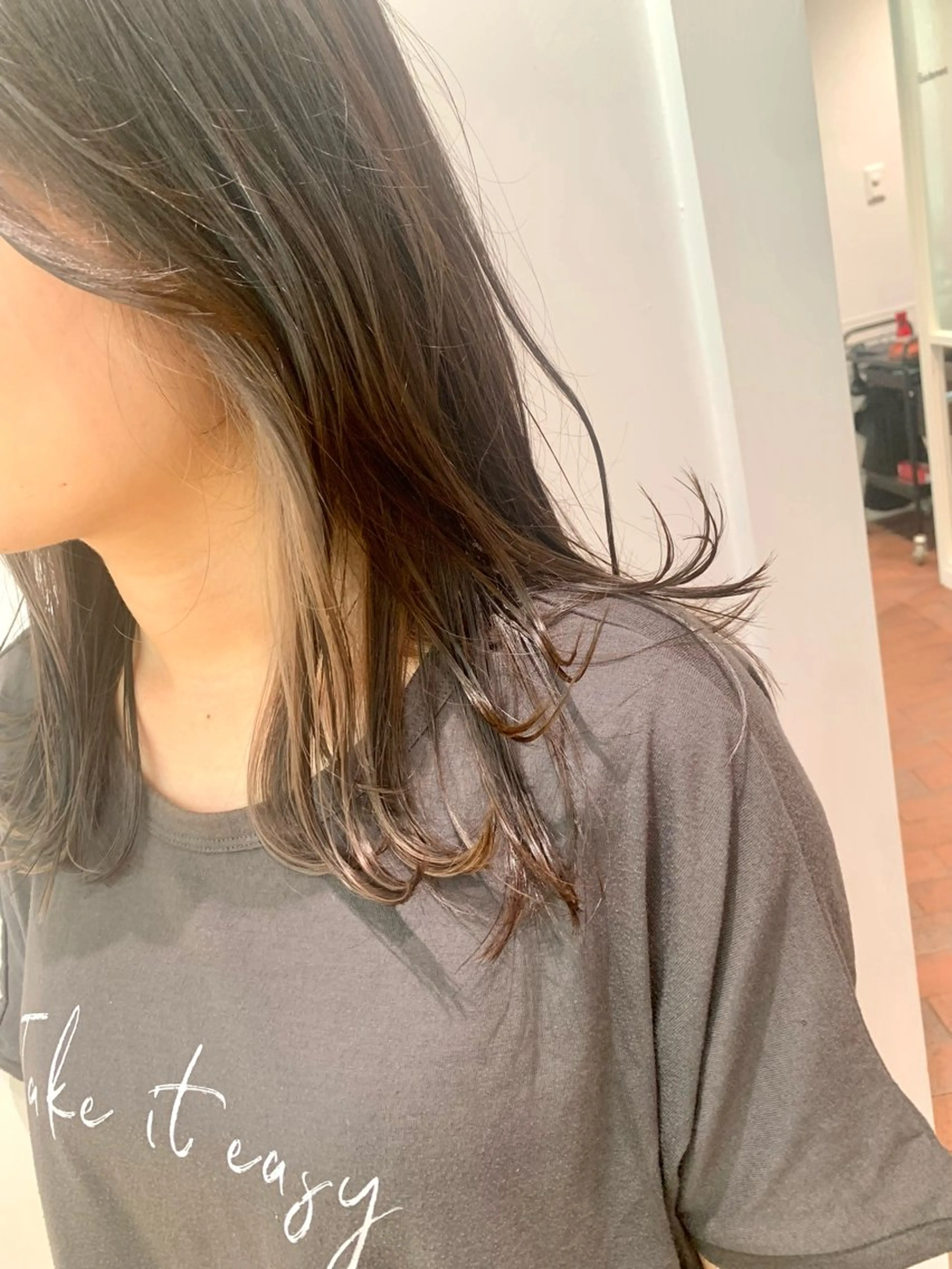 セミロング カラー ベージュカラー グレージュ インナーカラー カット ヘアカラー トリートメント GO TODAY SHAiRE SALON 梅田店所属・3ヶ月持ちが良い ボブ/ショートのヘアスタイル