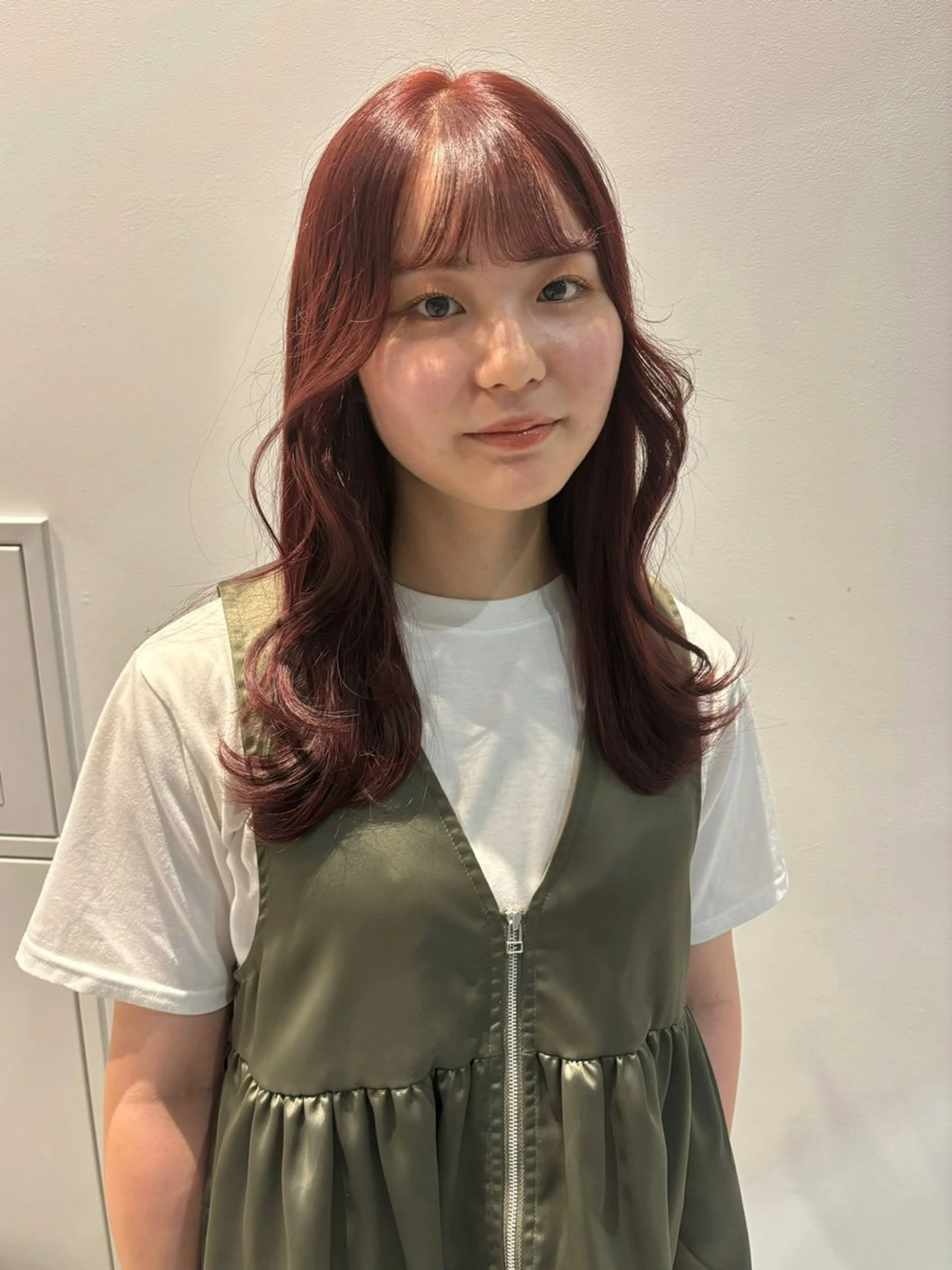 ミディアム カラー ブリーチ ブリーチなしカラー ピンクカラー くさかみさき🌼暖色 /耳つぼ/オタク🌼のヘアスタイル