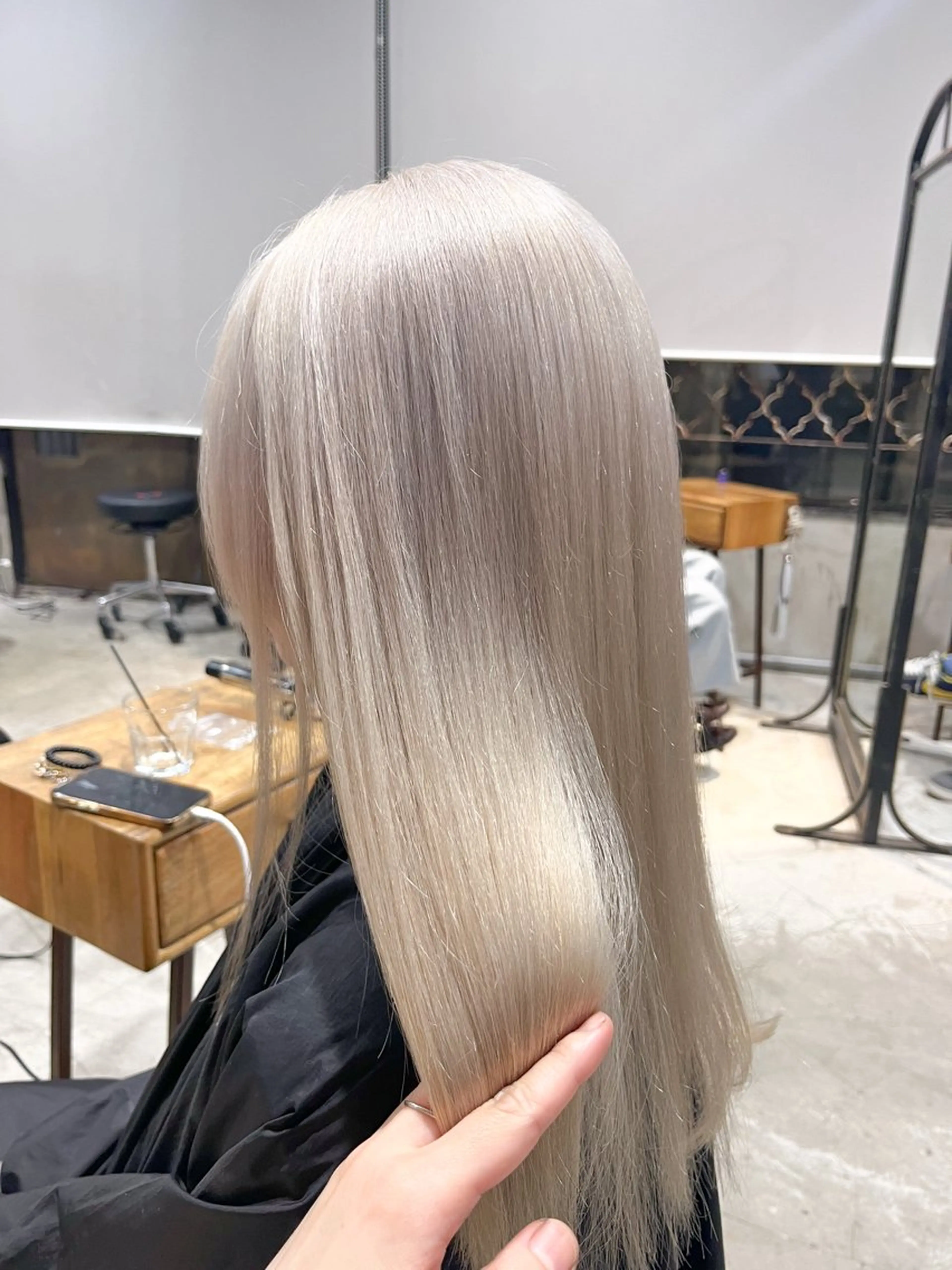 ミディアム カラー ベージュカラー ブリーチ ブロンド ケアブリーチ ダブルカラー カット ヘアカラー トリートメント ヘアセット 似合わせハイトーン 🍯ayumi🍯のヘアスタイル