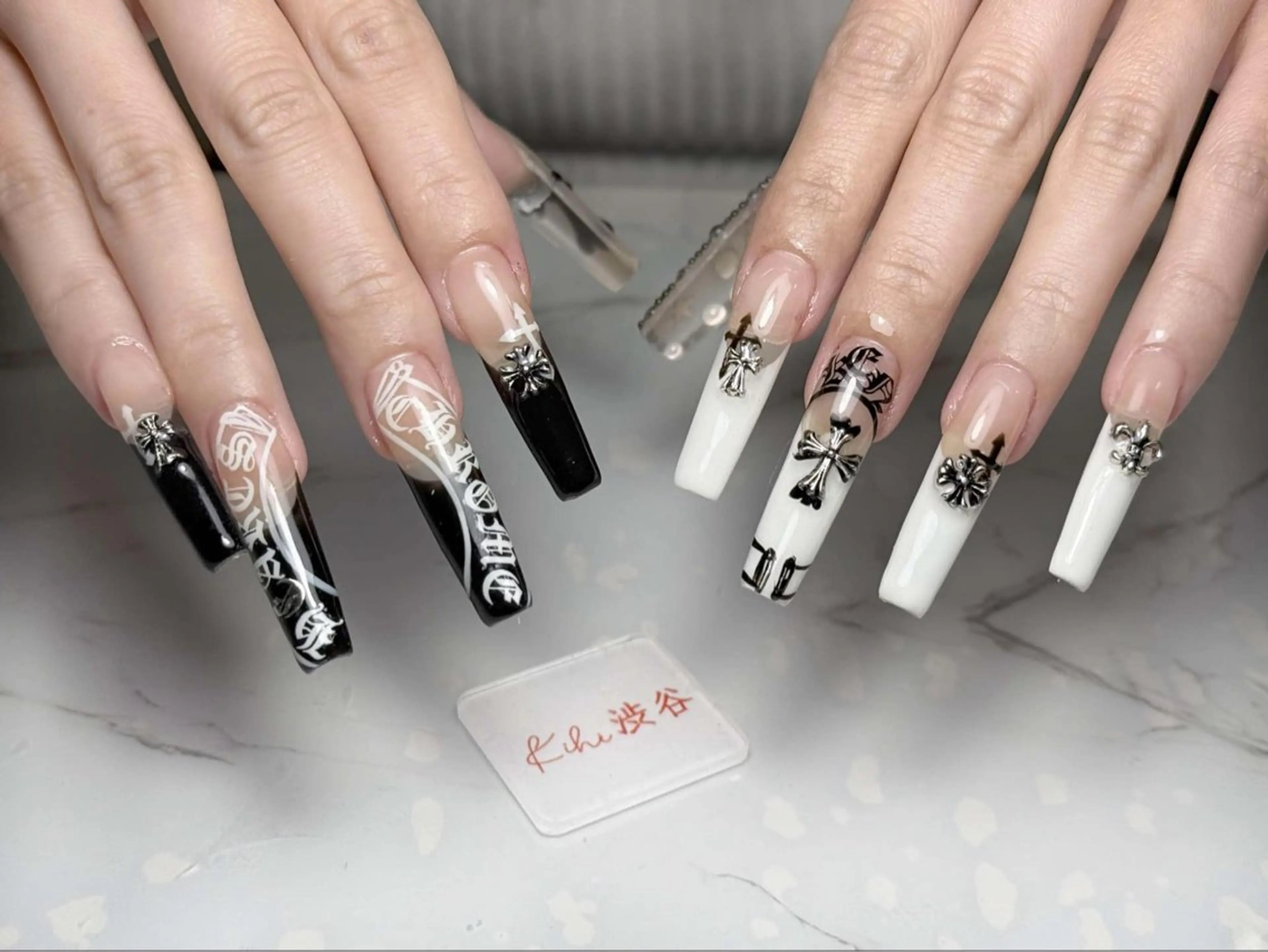 ネイル アートネイル フレンチネイル ジェルネイル グラデーション 韓国ネイル ハンドネイル 💕鈴木ユリ パラジェル/オフ無料のネイルデザイン