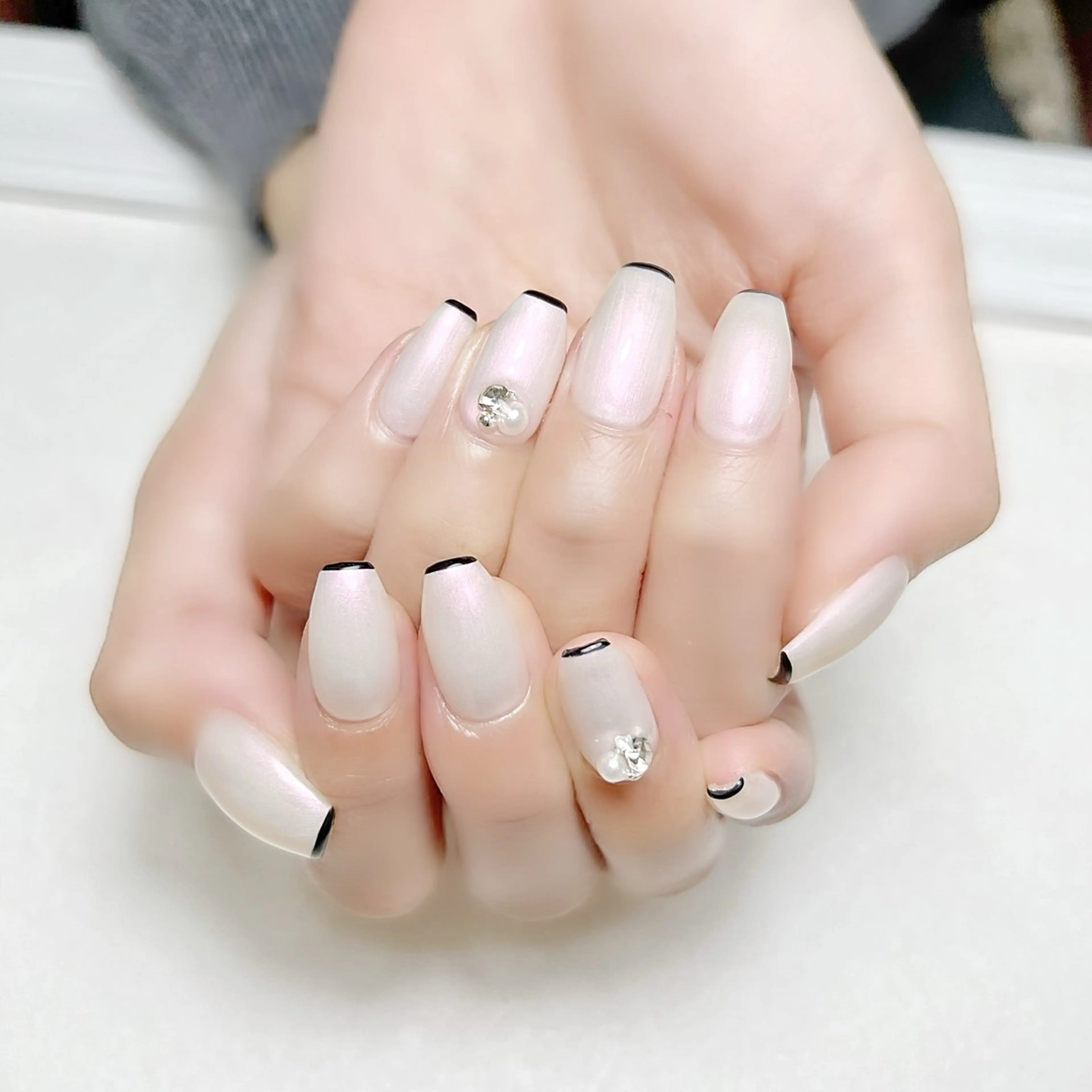 ネイル アートネイル オフィスネイル ワンカラーネイル ホワイト rouse nail RISATOのネイルデザイン