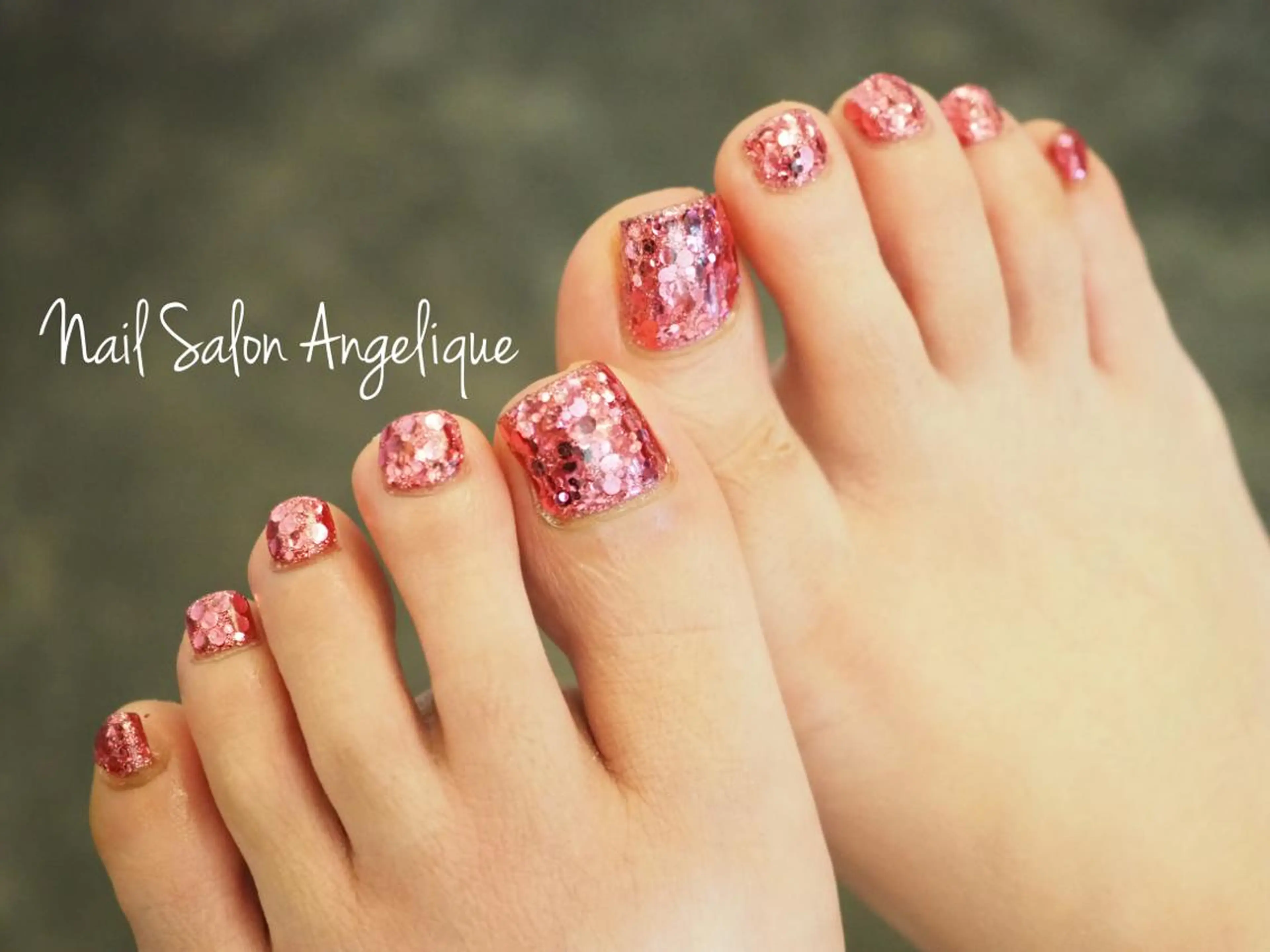 ネイル フットネイル ジェルネイル キラキラネイル ワンカラーネイル フットネイル Nailist Rumiのネイルデザイン