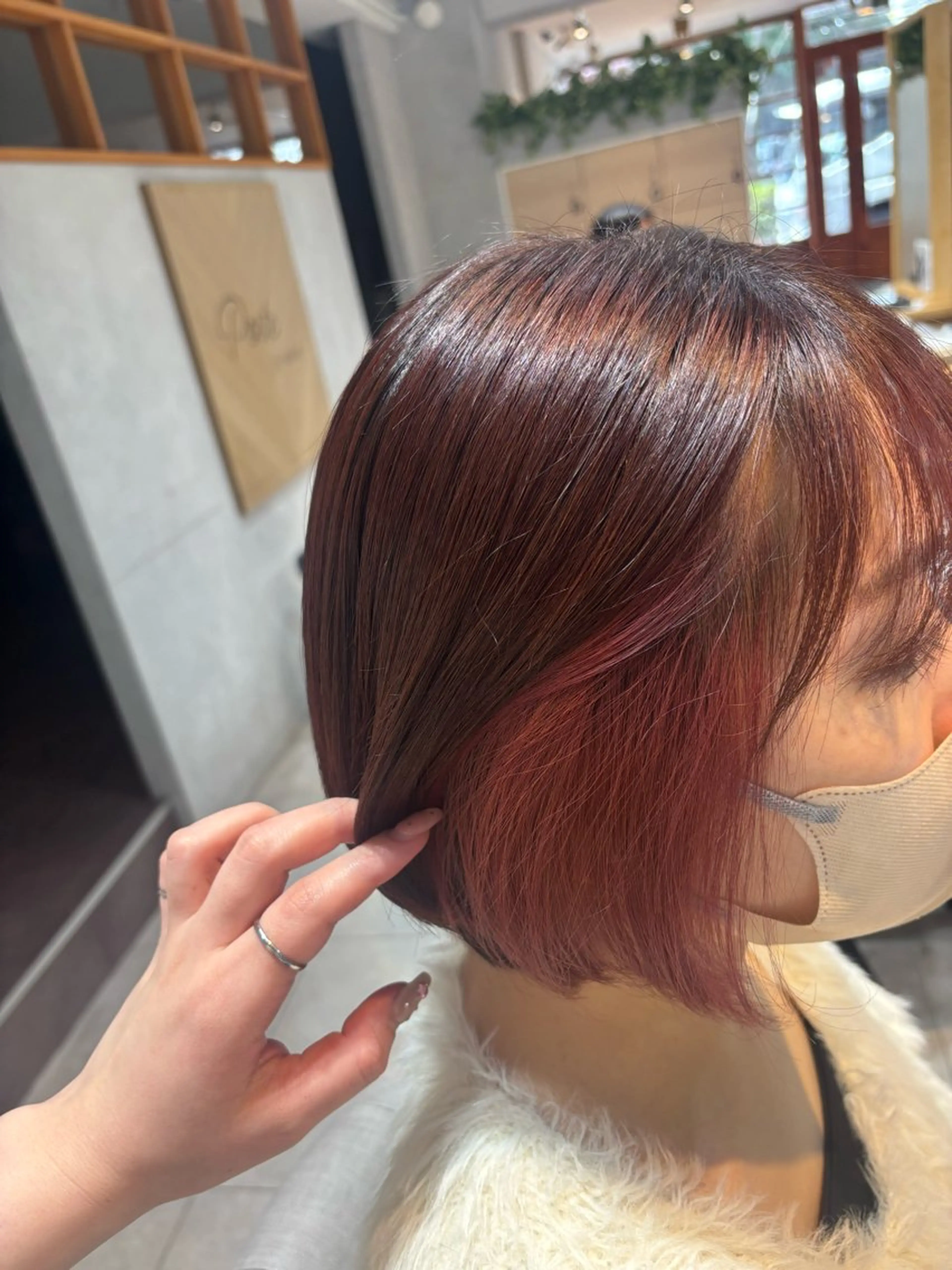 ミディアム ピンクブラウン カット ヘアカラー 酒井 彩希のヘアスタイル