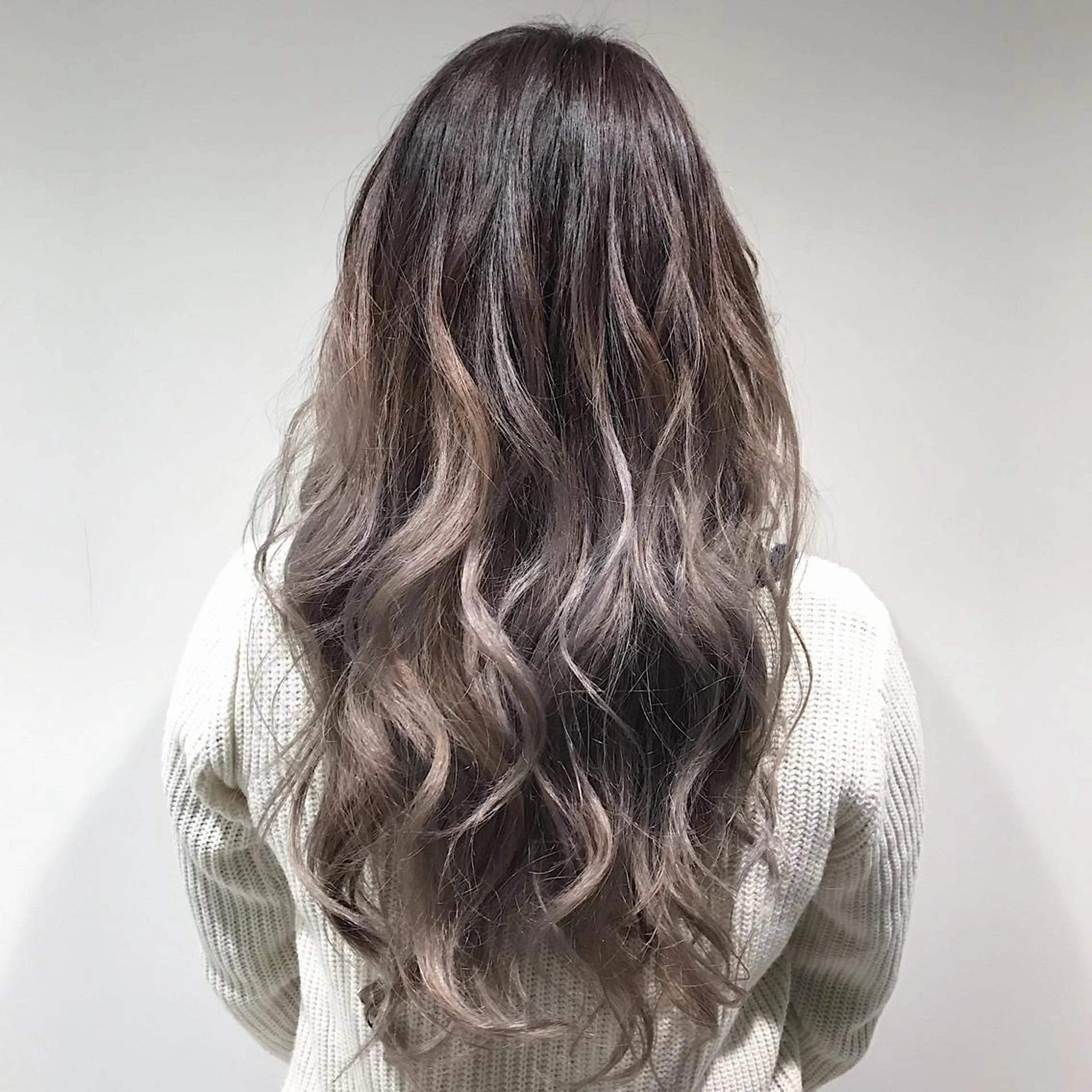 ロング カラー ヘアアレンジ Zina渋谷エリア マネージャShionのヘアスタイル