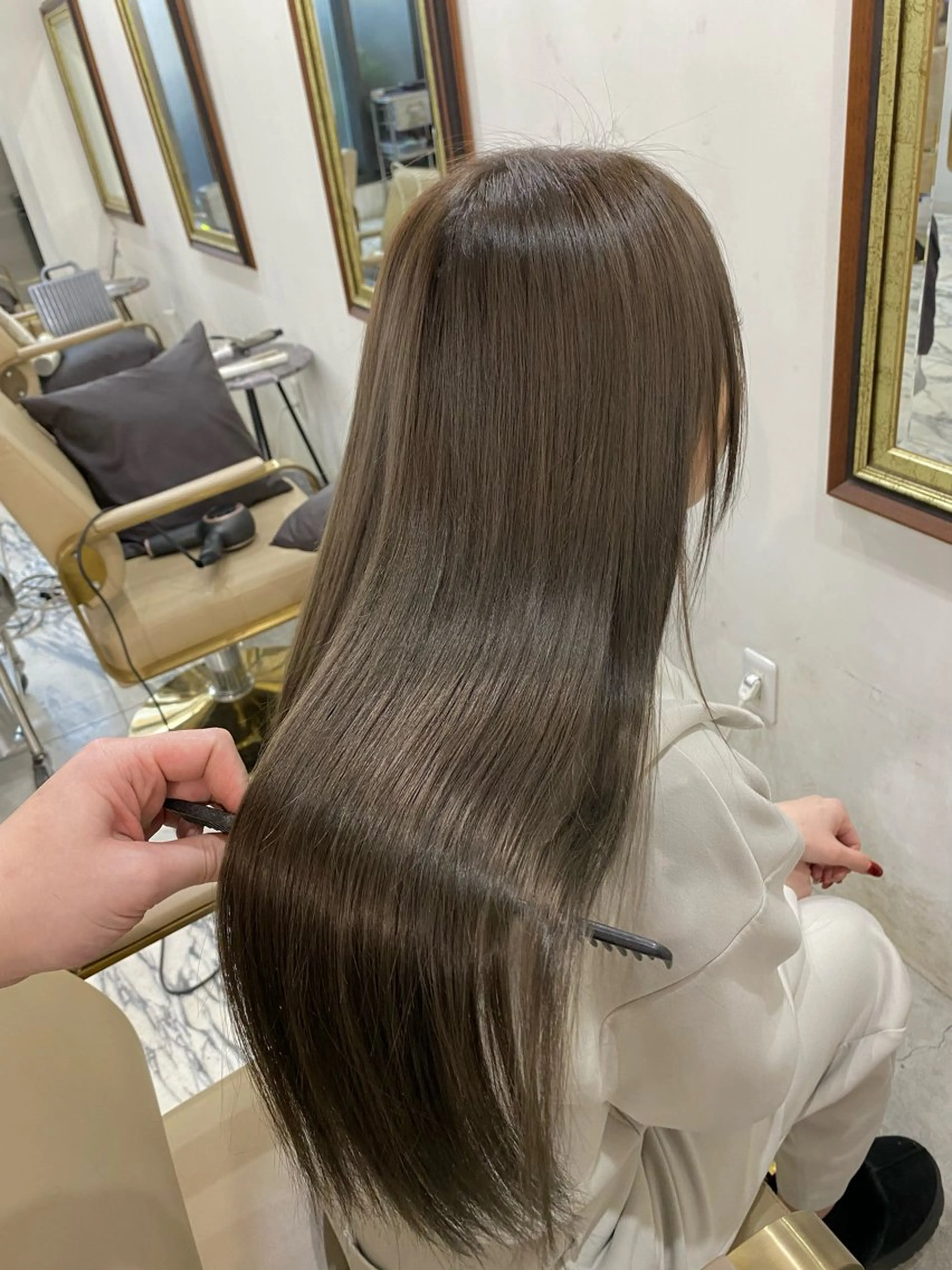 ロング カラー ヘアカラー 👑圧倒的カラー👑 佐々木祐希のヘアスタイル