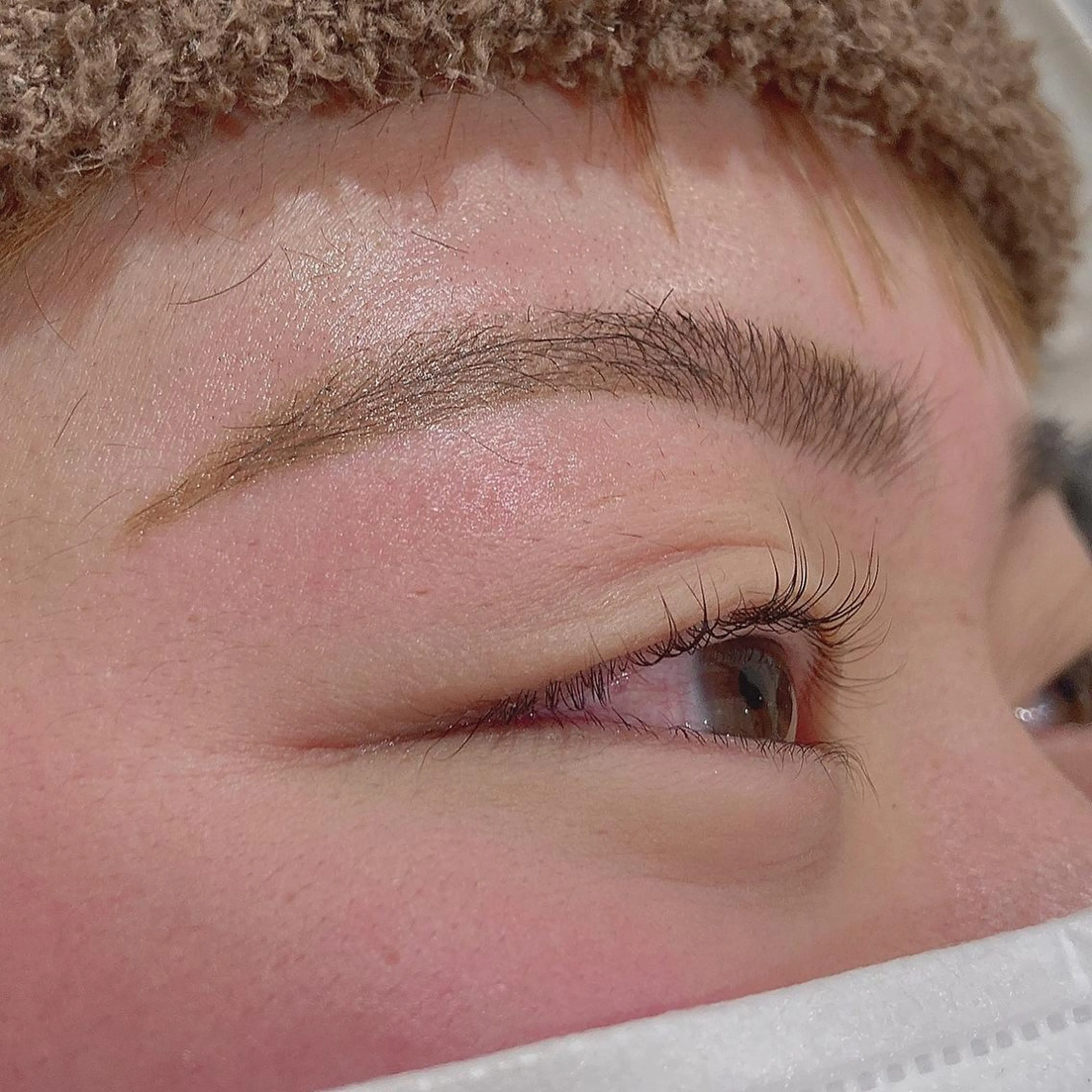 マツエク・マツパ 曲がる縮毛矯正 LIBER 　岩名のヘアスタイル