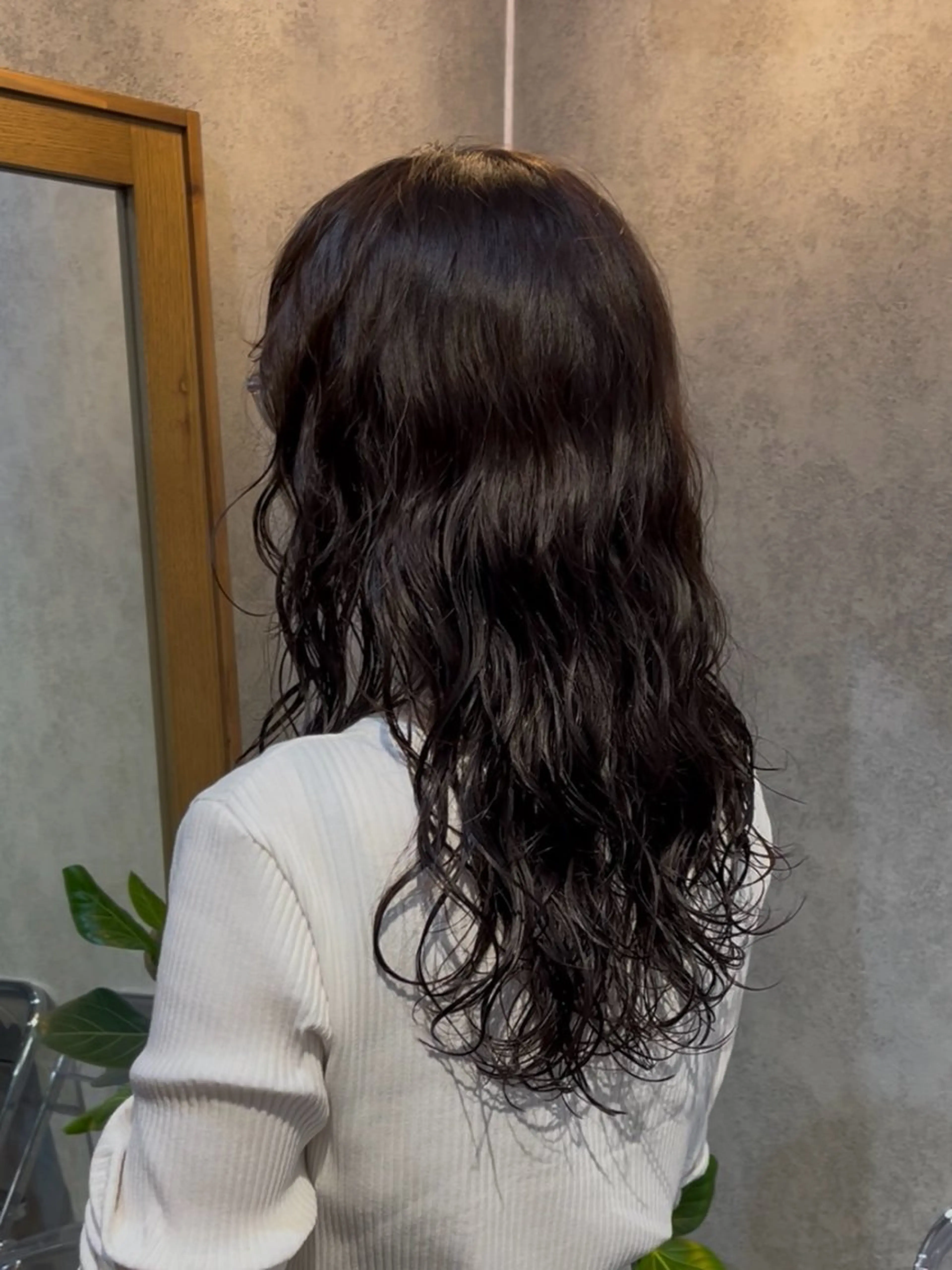 ミディアム パーマ カット パーマ ボブ/プツッとボブ/ 暖色カラー/モエのヘアスタイル