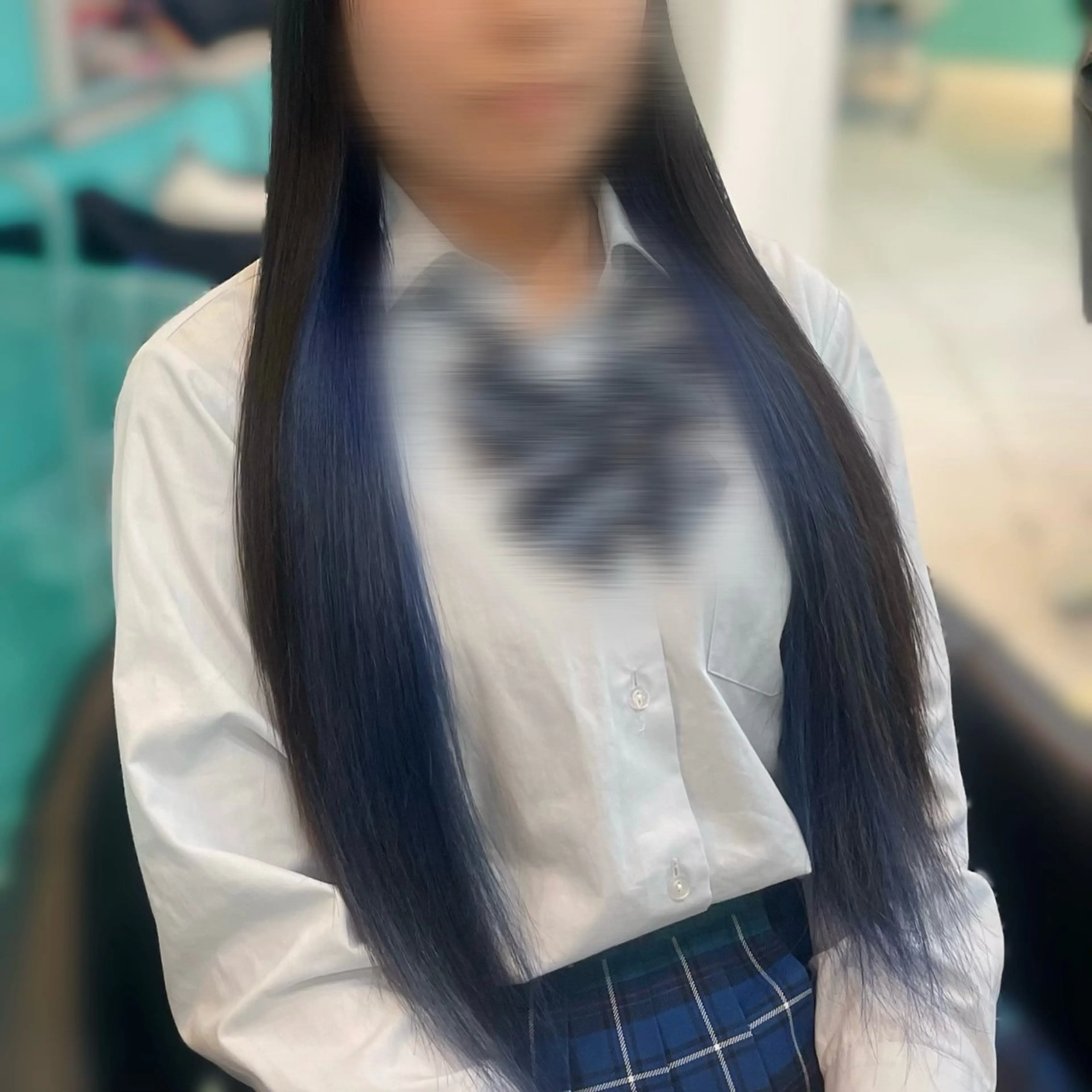 ロング カラー ブルーカラー インナーカラー ネイビーカラー Natsuki‎🤍 透明感×艶カラー🫧のヘアスタイル