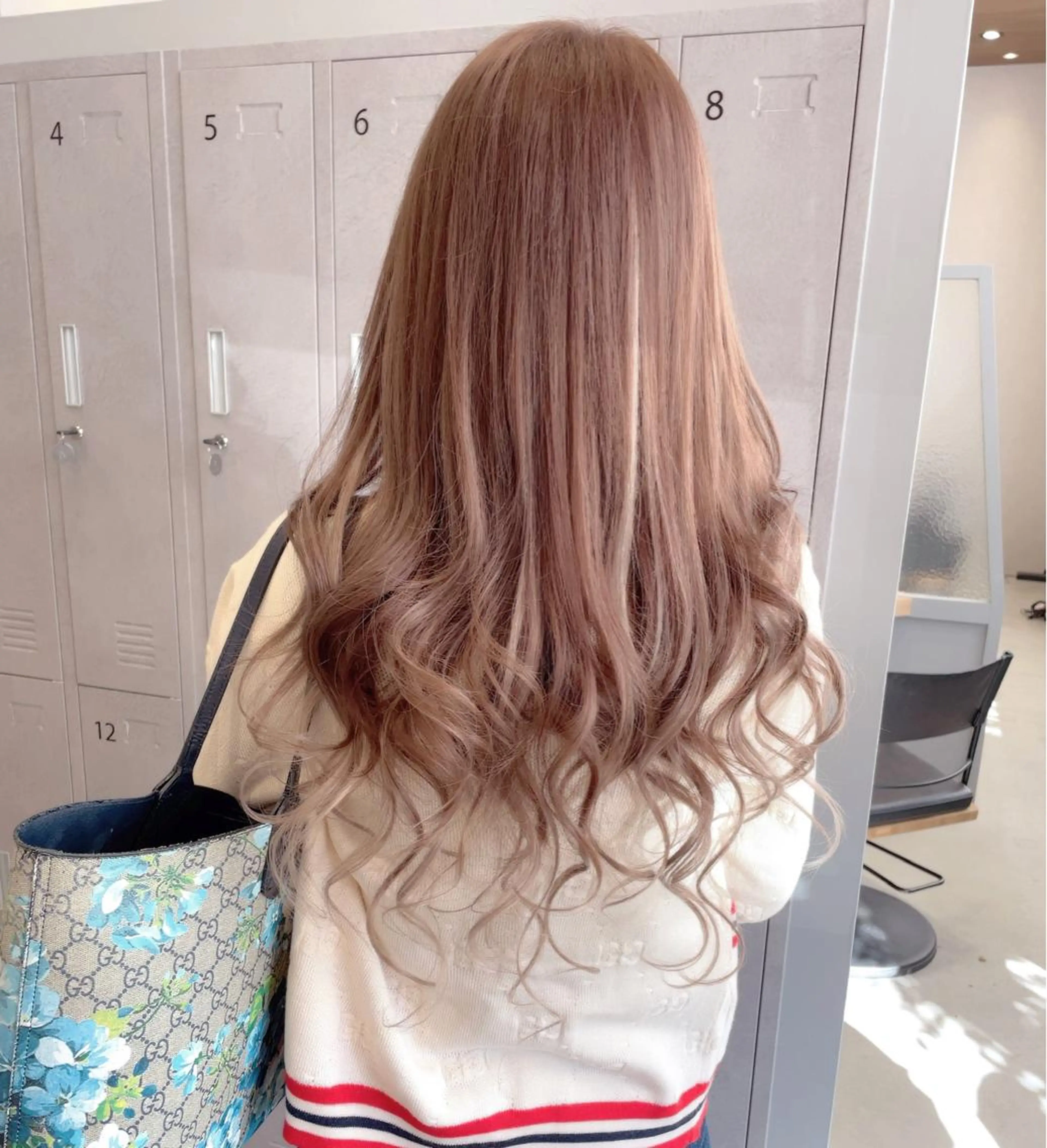 ロング カラー ベージュカラー グラデーションカラー ミルクティーベージュ エクステ 艶髪/モテヘア🎀 MIHOのヘアスタイル