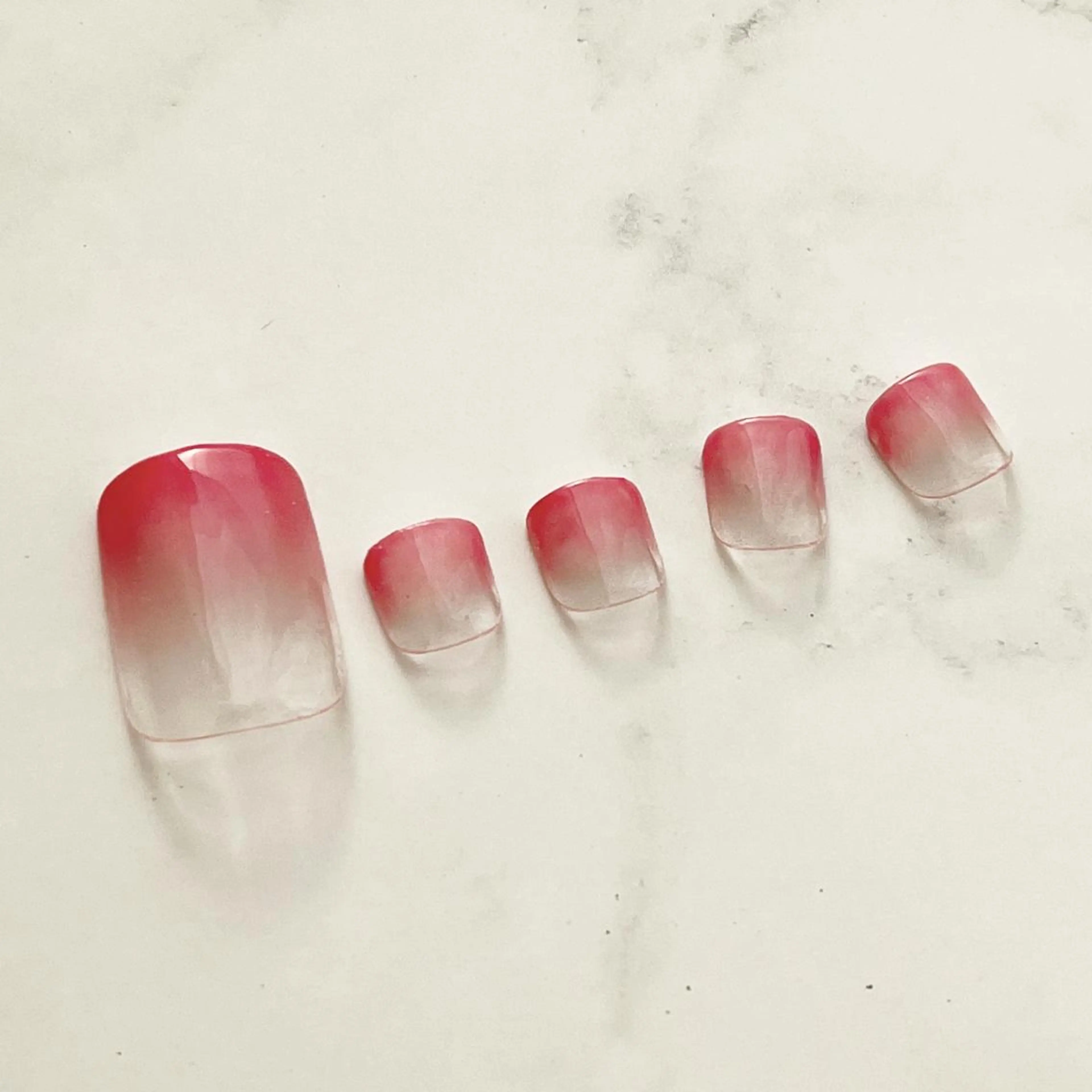 ネイル フットネイル ジェルネイル グラデーション パラジェル tricca  balcony hayama所属・Nakamura Suzuのエステ・リラクイメージ