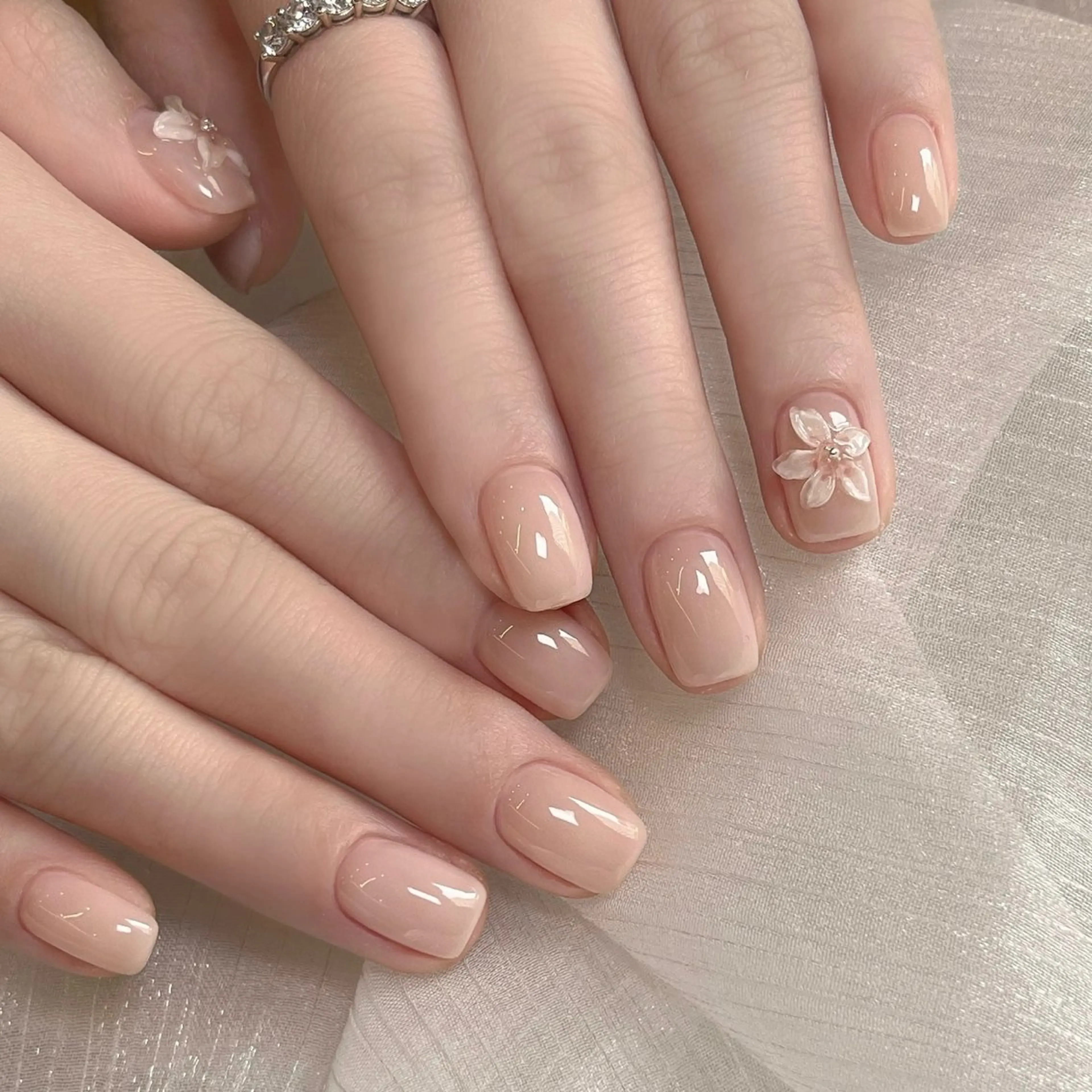 ネイル アートネイル ジェルネイル Nail salon Amoureuse ネイルサロン アムルーズ所属・ネイリスト ミクのネイルデザイン