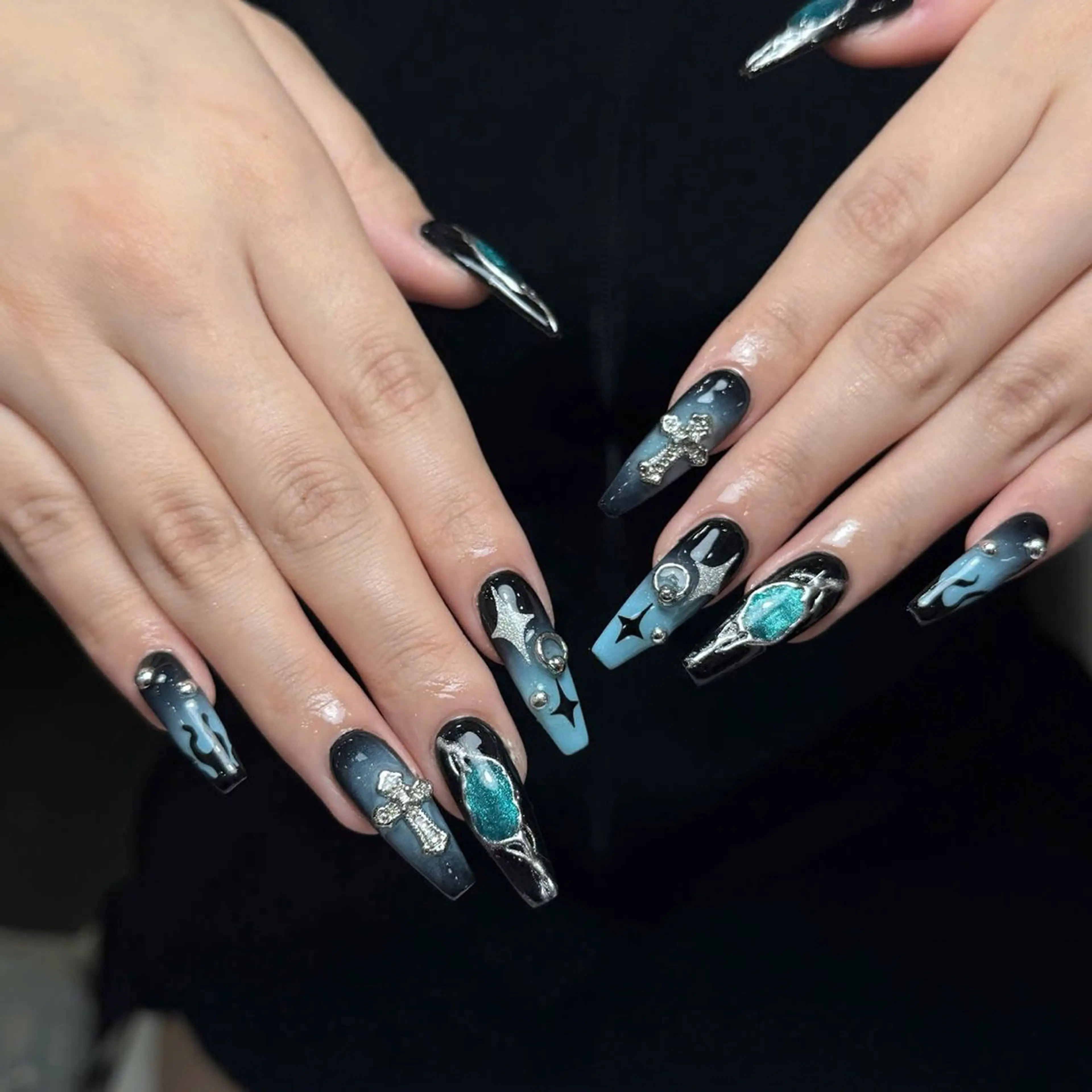 ネイル オーロラネイル 長さ出し フラッシュネイル フレンチネイル ジェルネイル Michi_Nails_Salon所属・Michi Nail Staffのネイルデザイン