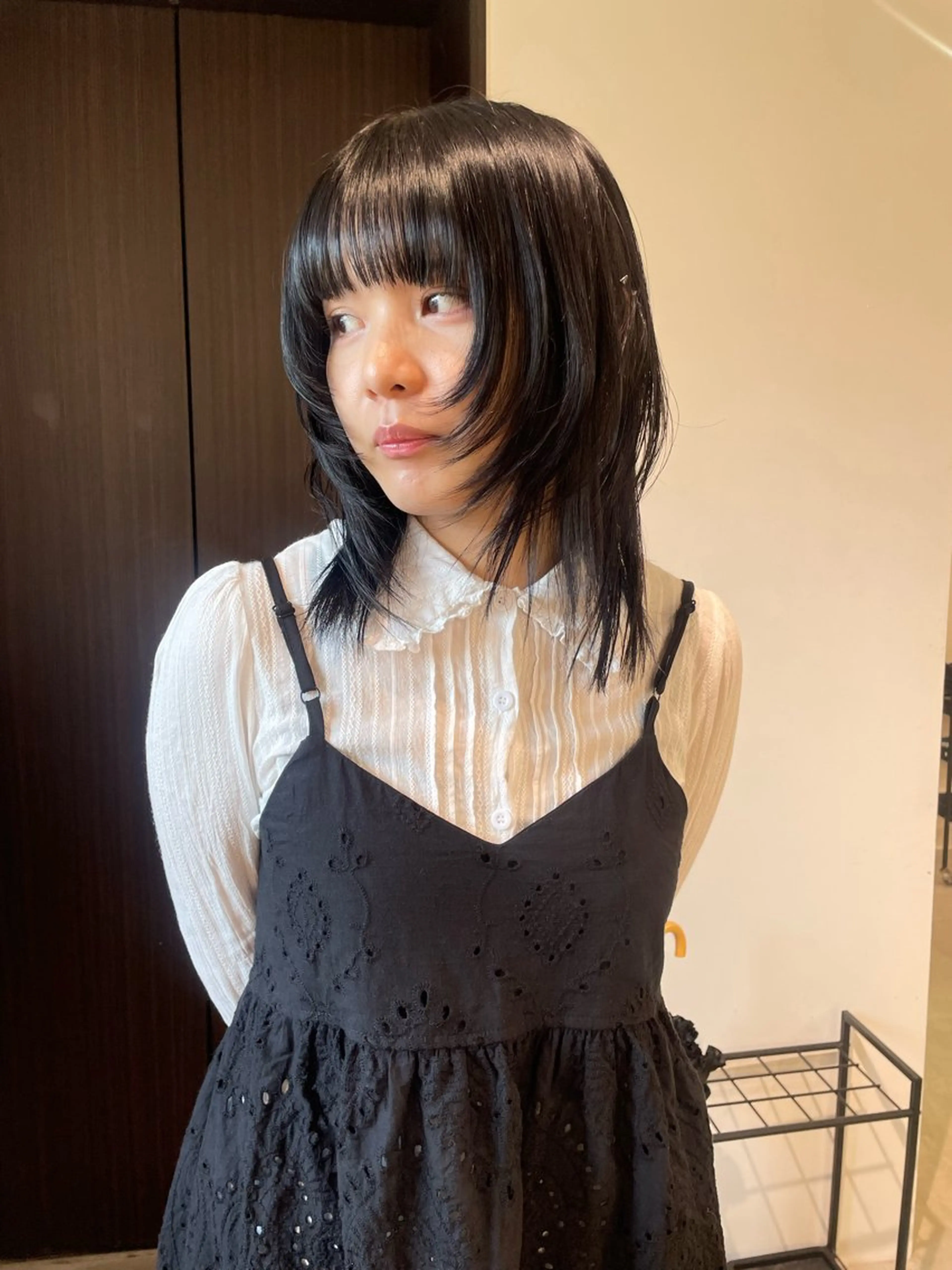 ミディアム カラー ミディアムレイヤー 顔まわりレイヤー レイヤーカット ウルフカット ウルフレイヤー カット トリートメント MIU/ルーツカラー 顔まわりレイヤーのヘアスタイル