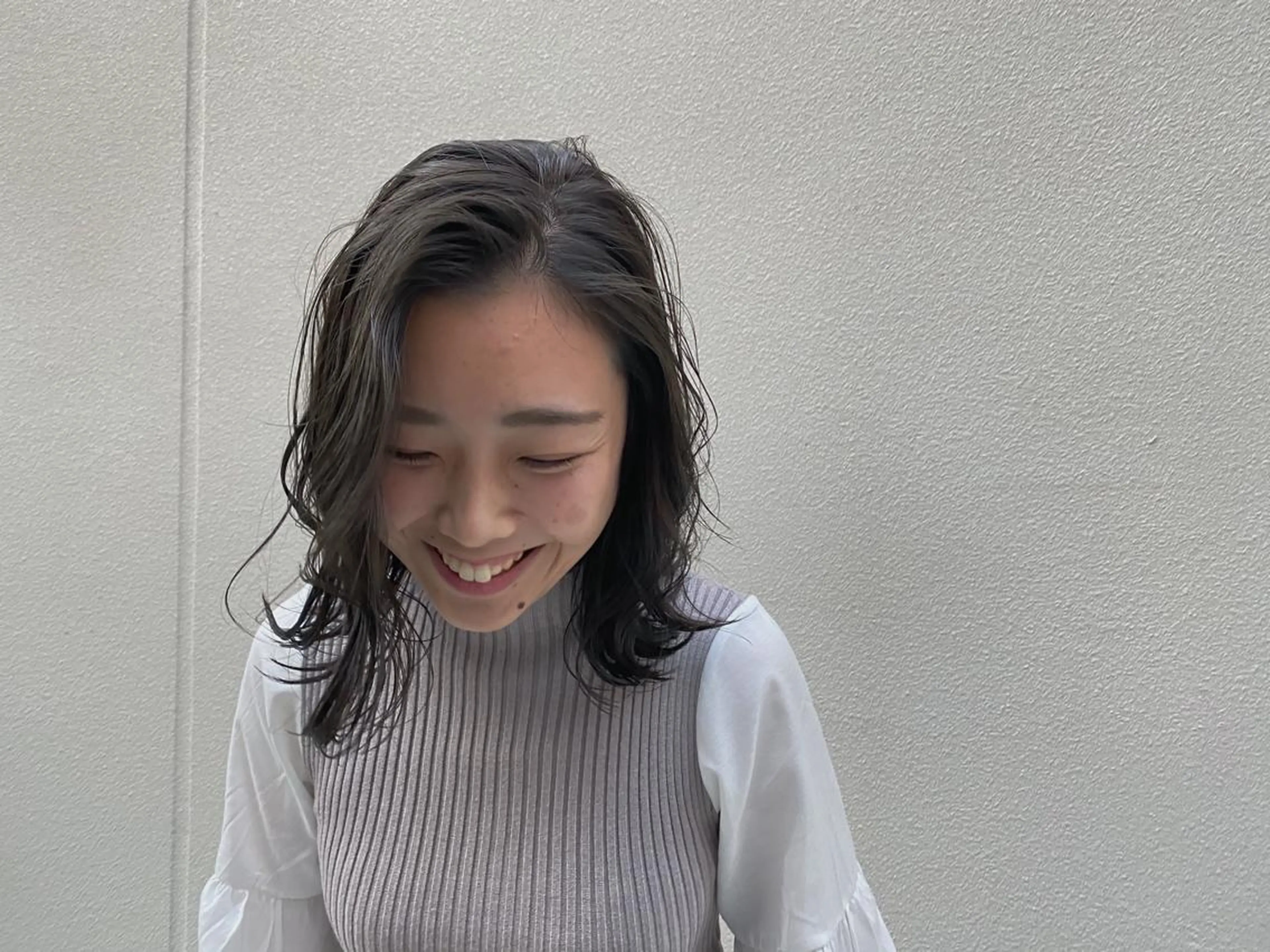 ミディアム カラー ヘアアレンジ 透明感カラー 暗髪カラー🫐パーマ おくだりんかのヘアスタイル