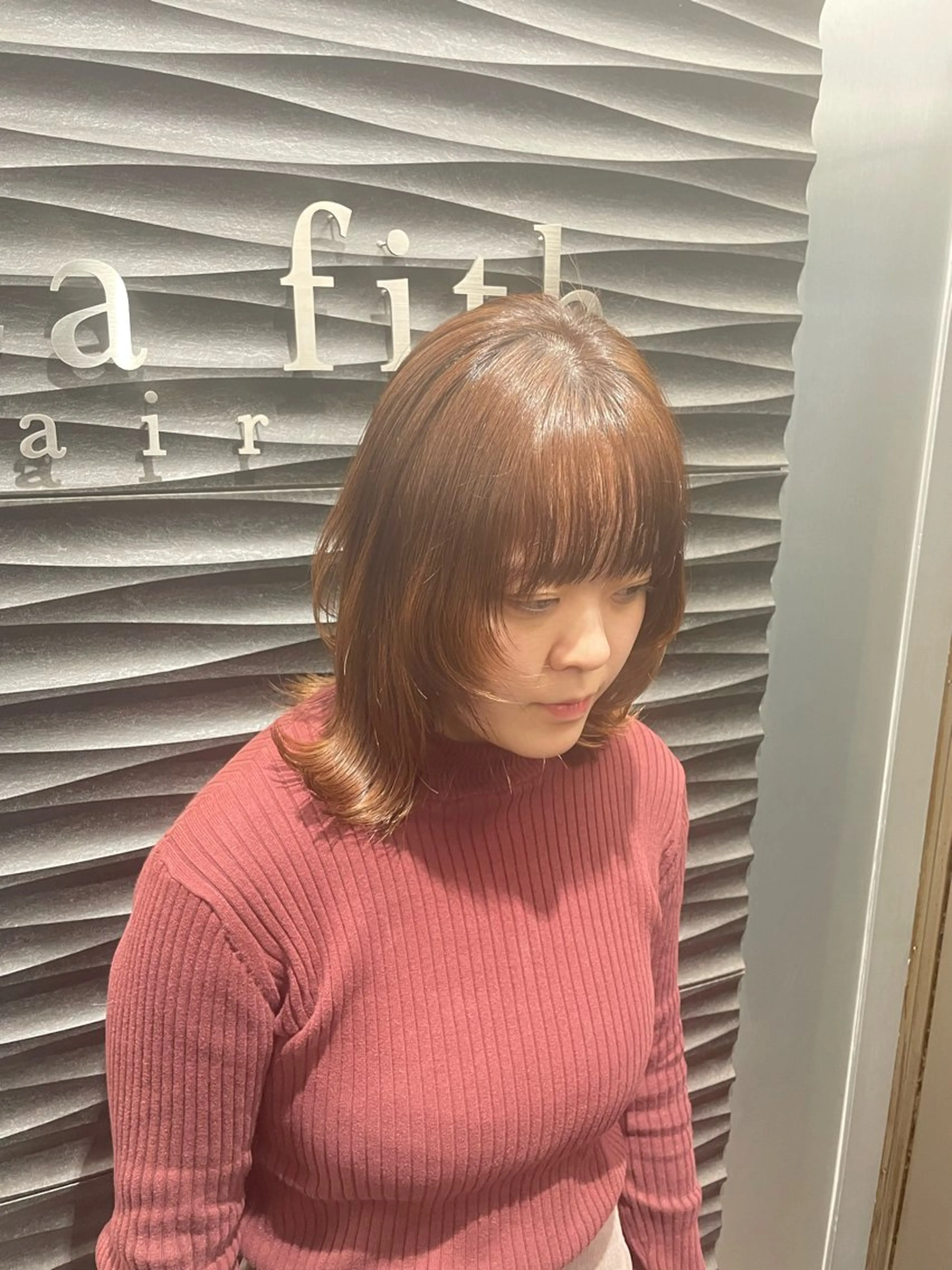 ミディアム ウルフカット カラーブリーチ特化 石原勇希のヘアスタイル