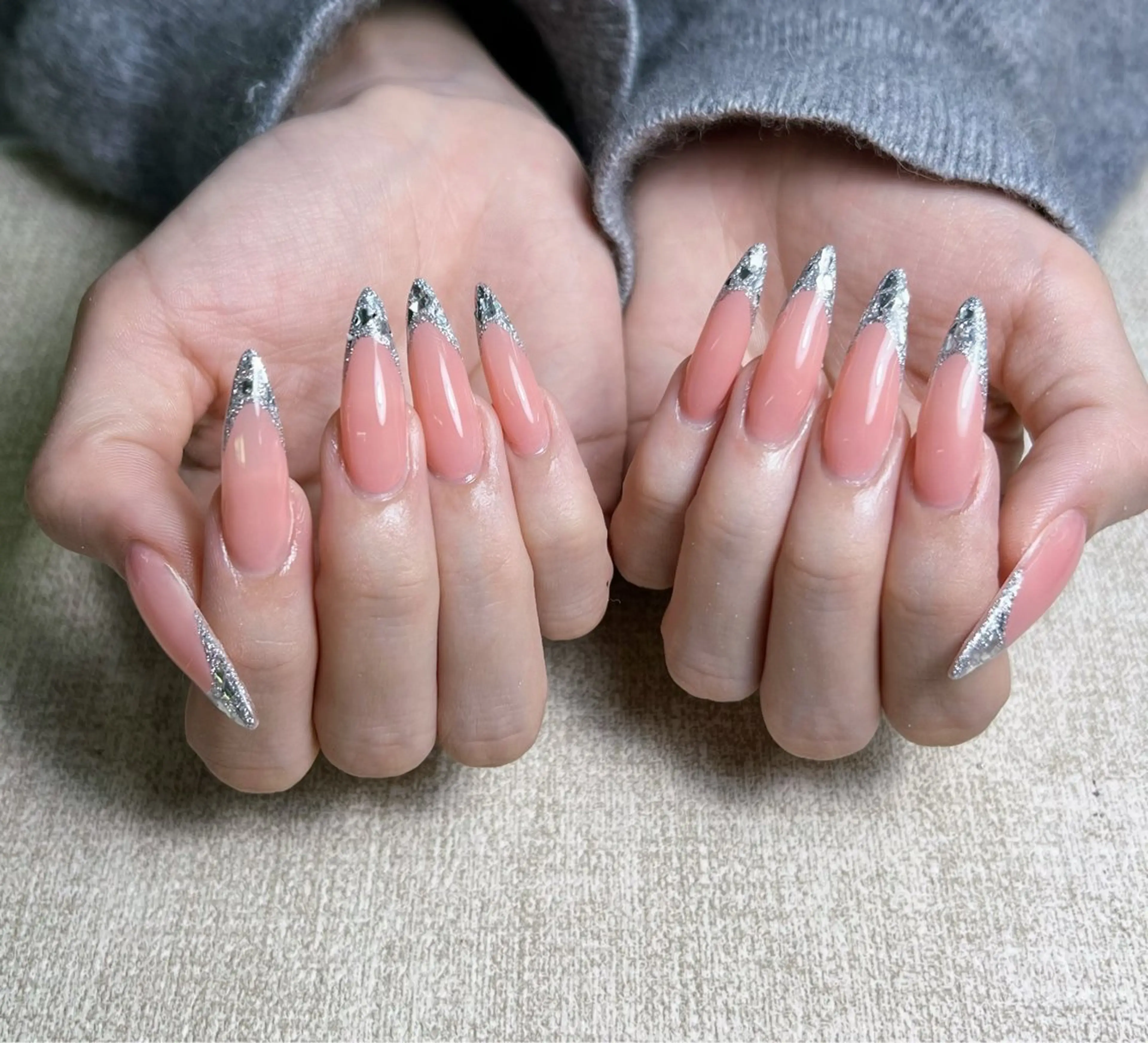 ネイル グリーン キラキラネイル ラメ(グリッター) ニュアンスネイル 赤色 ハンドネイル ハンドケア ぱん ちゃんのネイルデザイン